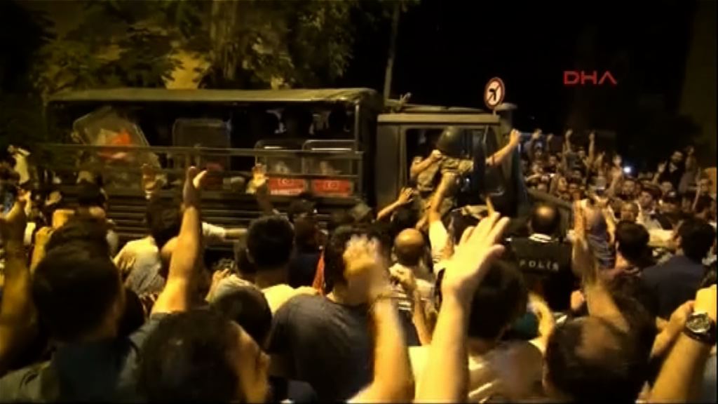 土耳其延長緊急狀態令三個月