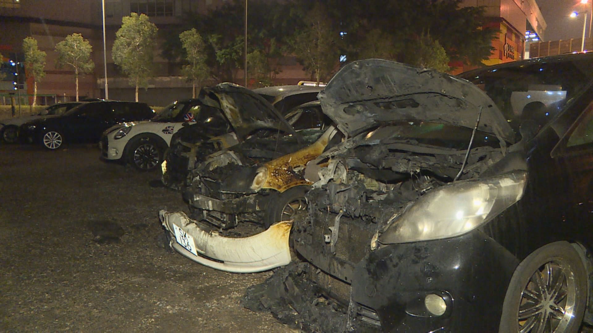 荃灣警署旁停車場被擲汽油彈焚毀四車