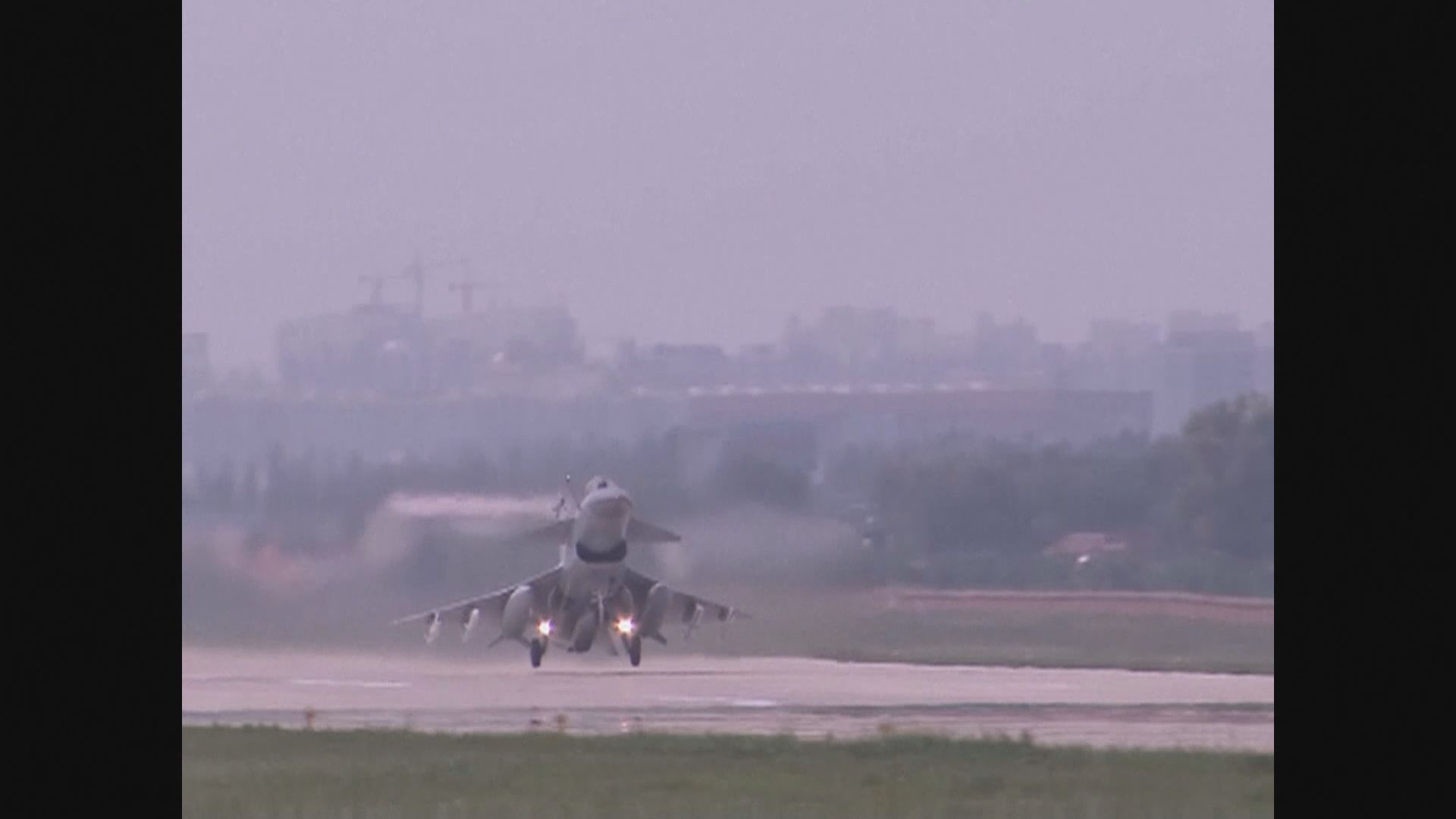 解放軍戰機進入台空域　台軍方偵巡機廣播驅離