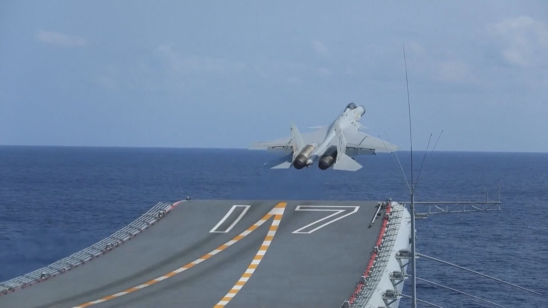 台灣指解放軍山東艦編隊周一穿越台灣海峽