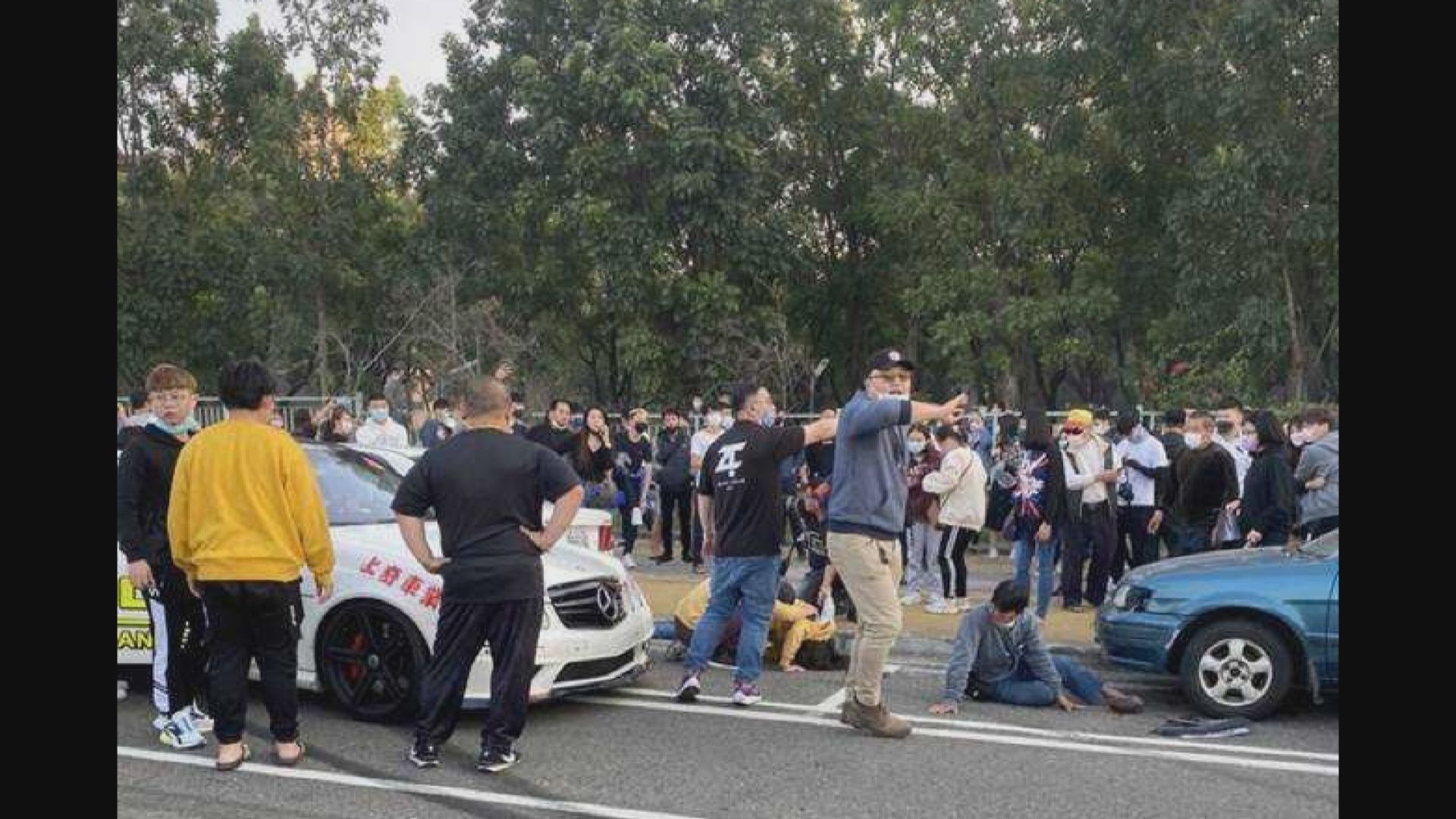 台灣雲林有賽車失控撞向人群　至少6傷