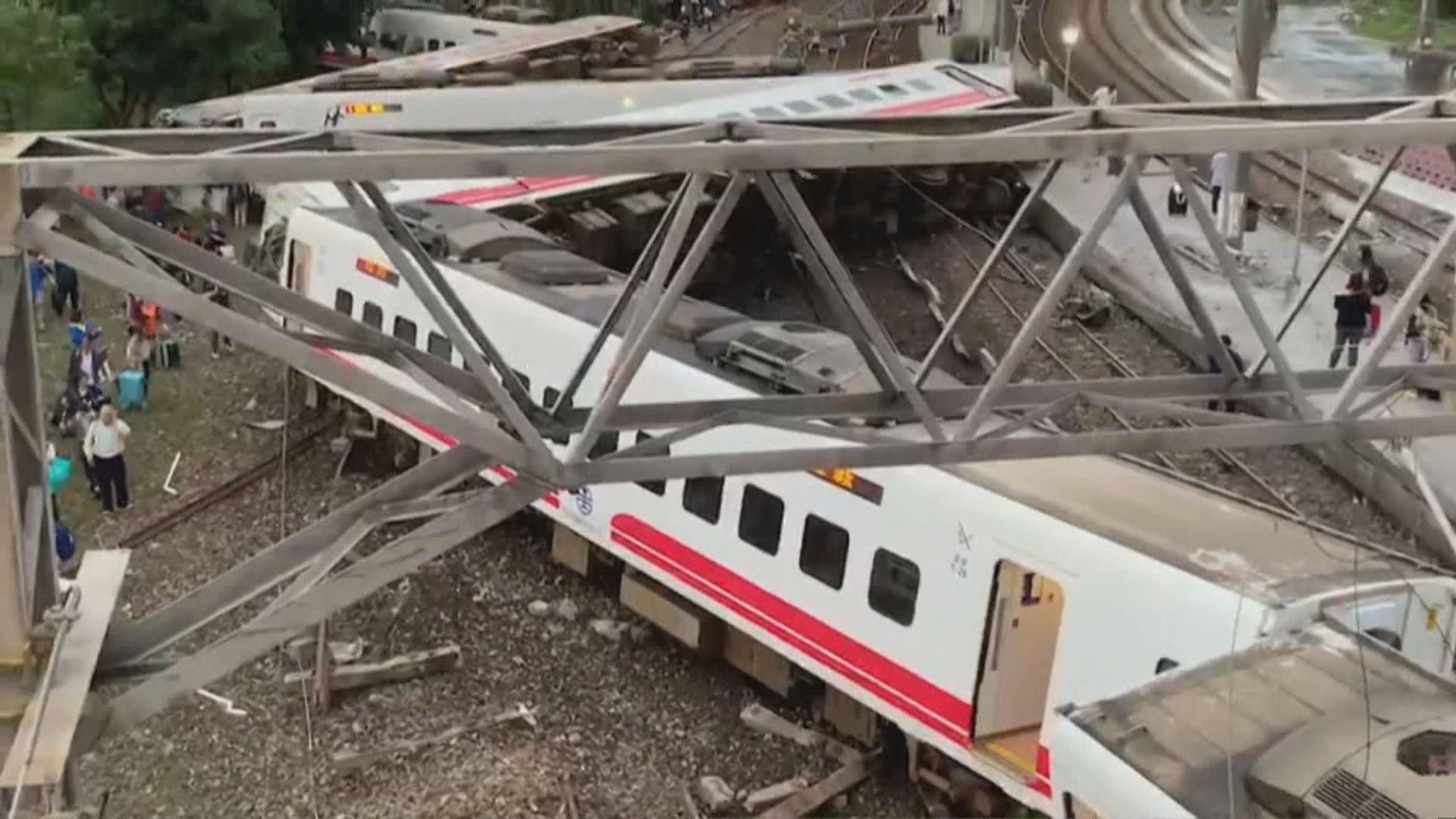 台鐵翻側生還者指列車到宜蘭前曾緊急剎車