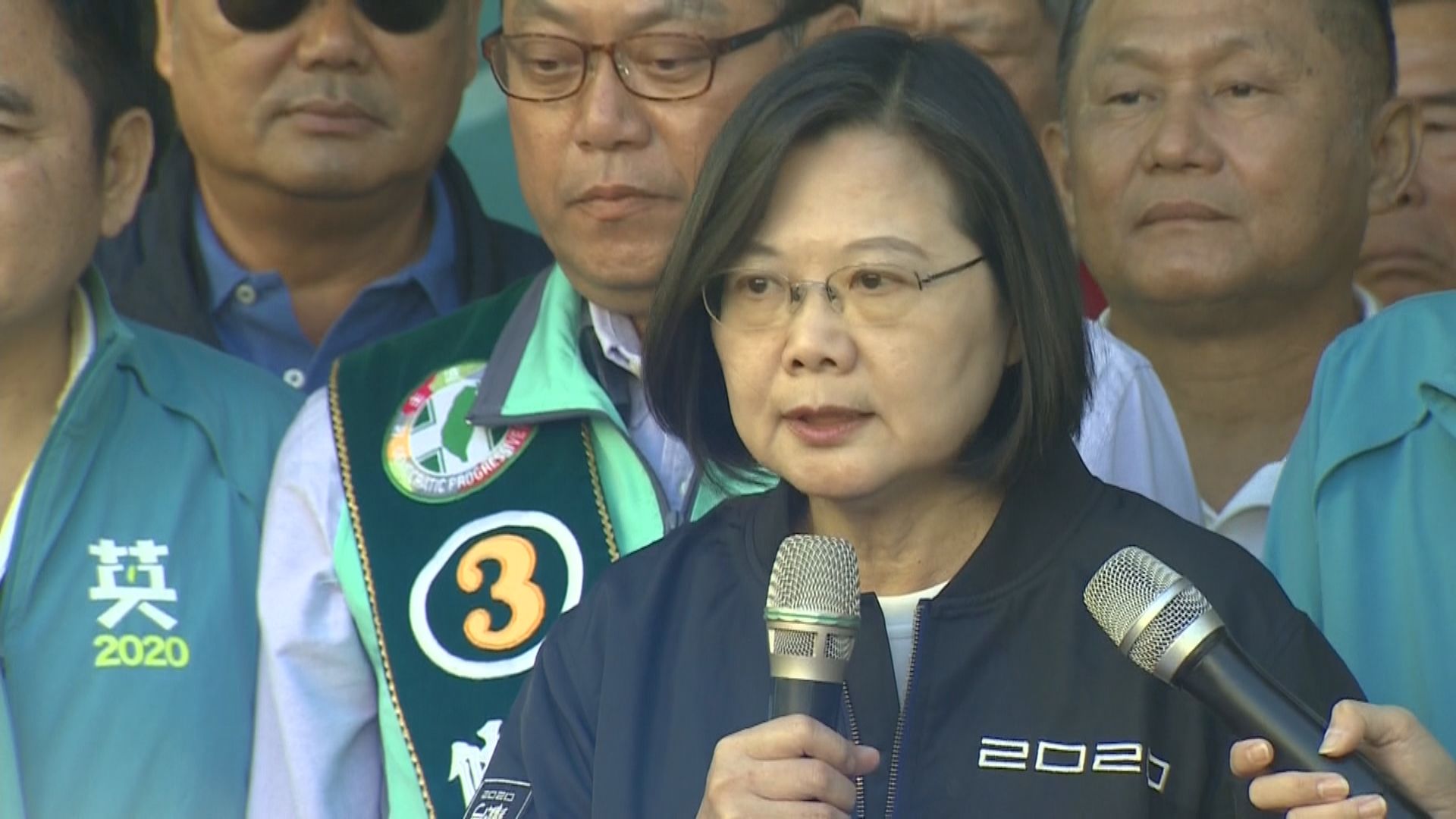 蔡英文展開車隊由南到北掃街拉票行程