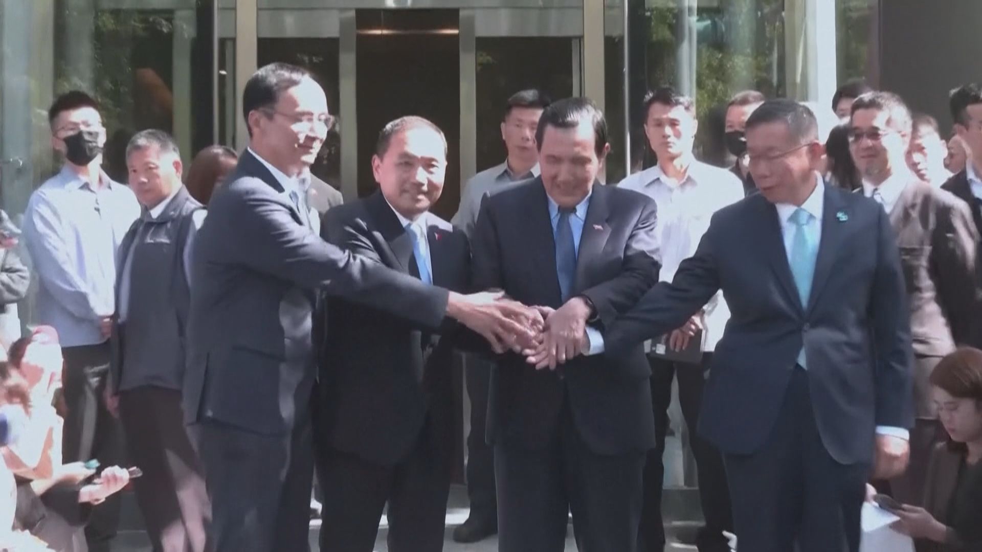 民眾黨：藍白合只能「柯侯配」 國民黨：雙方重新審視民調