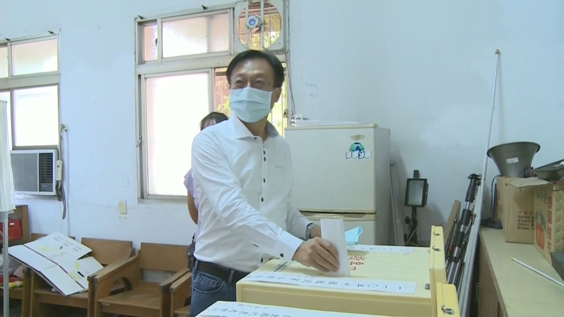 國民黨改選黨主席　朱立倫張亞中選前支持度領先