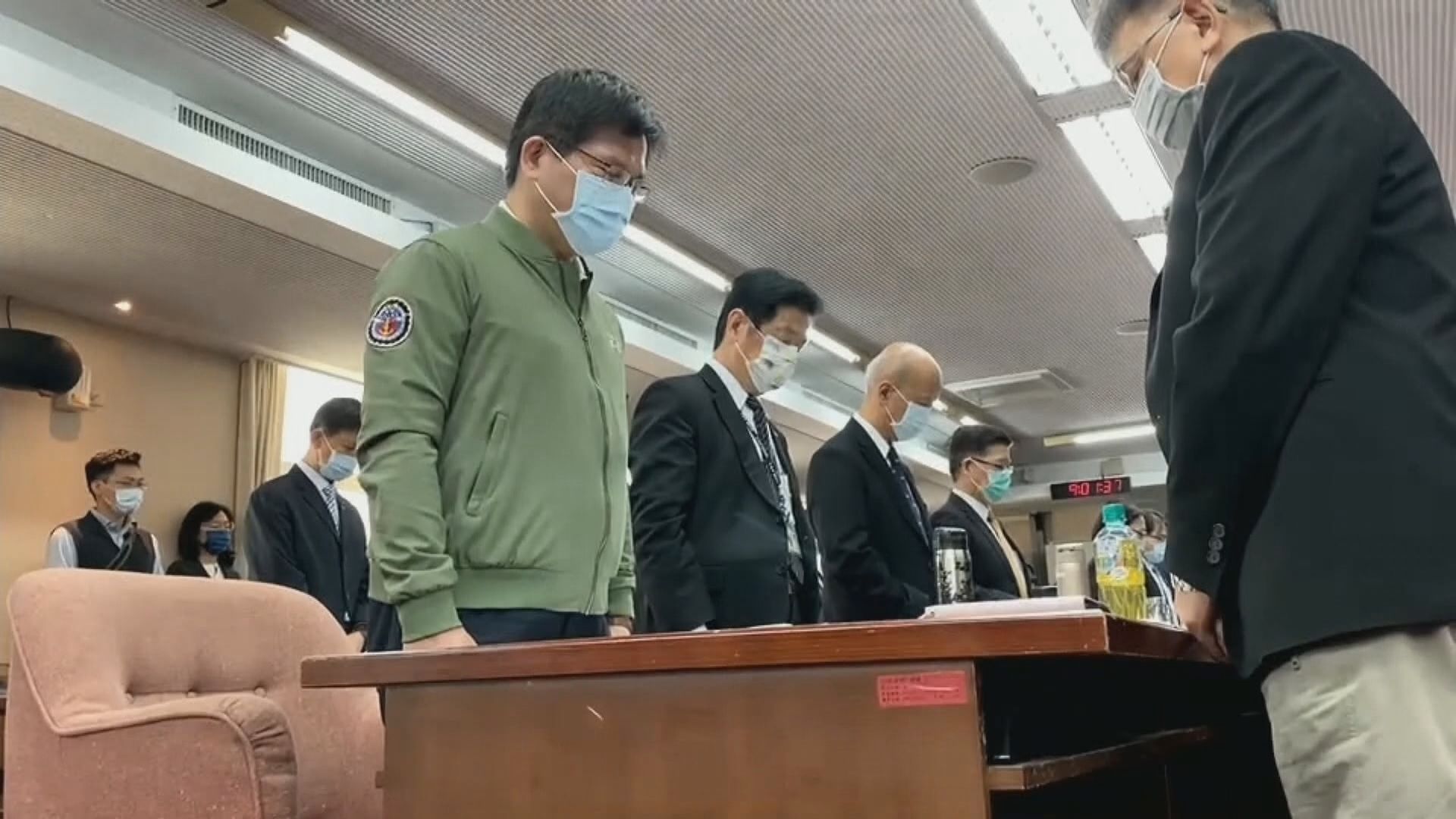 台鐵事故涉事工地負責人曾與人討論如何處置滑落工程車