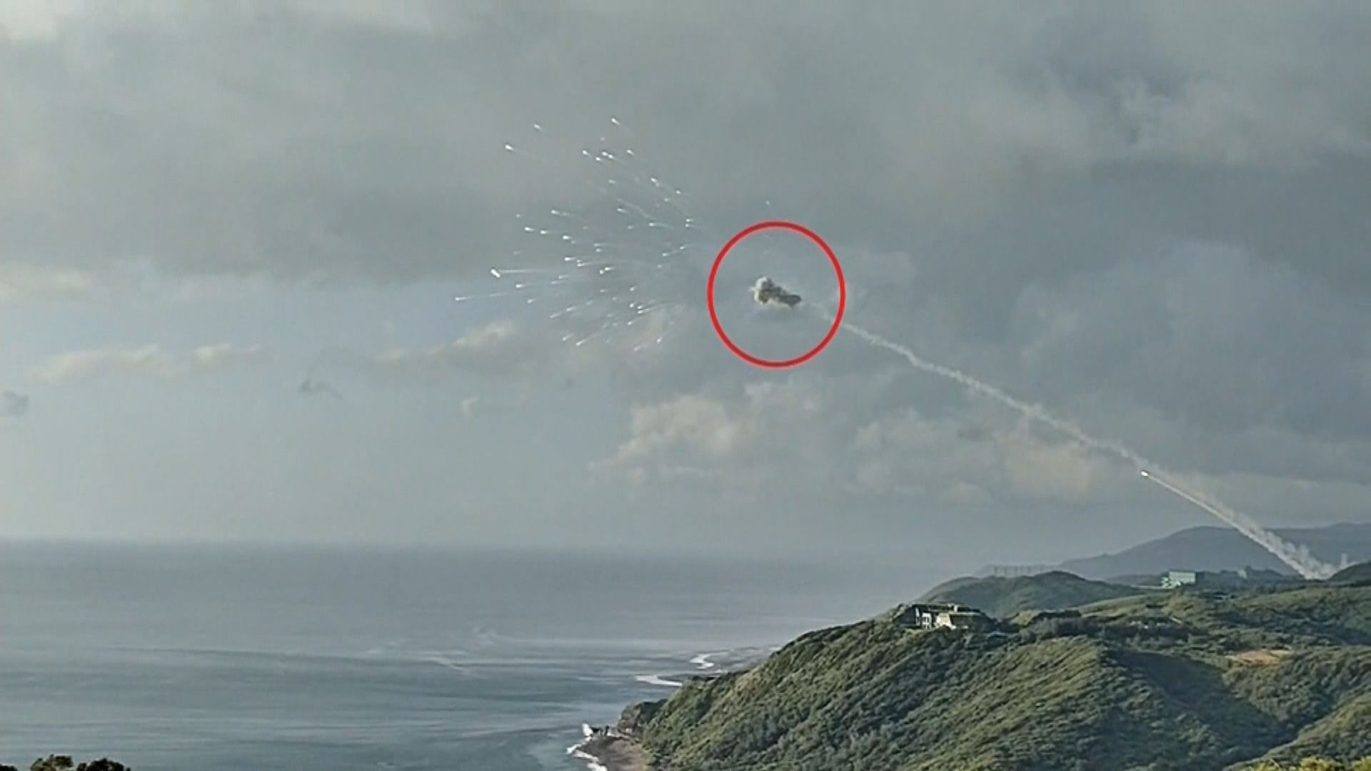 台灣試射導彈 其中一枚發射後自爆