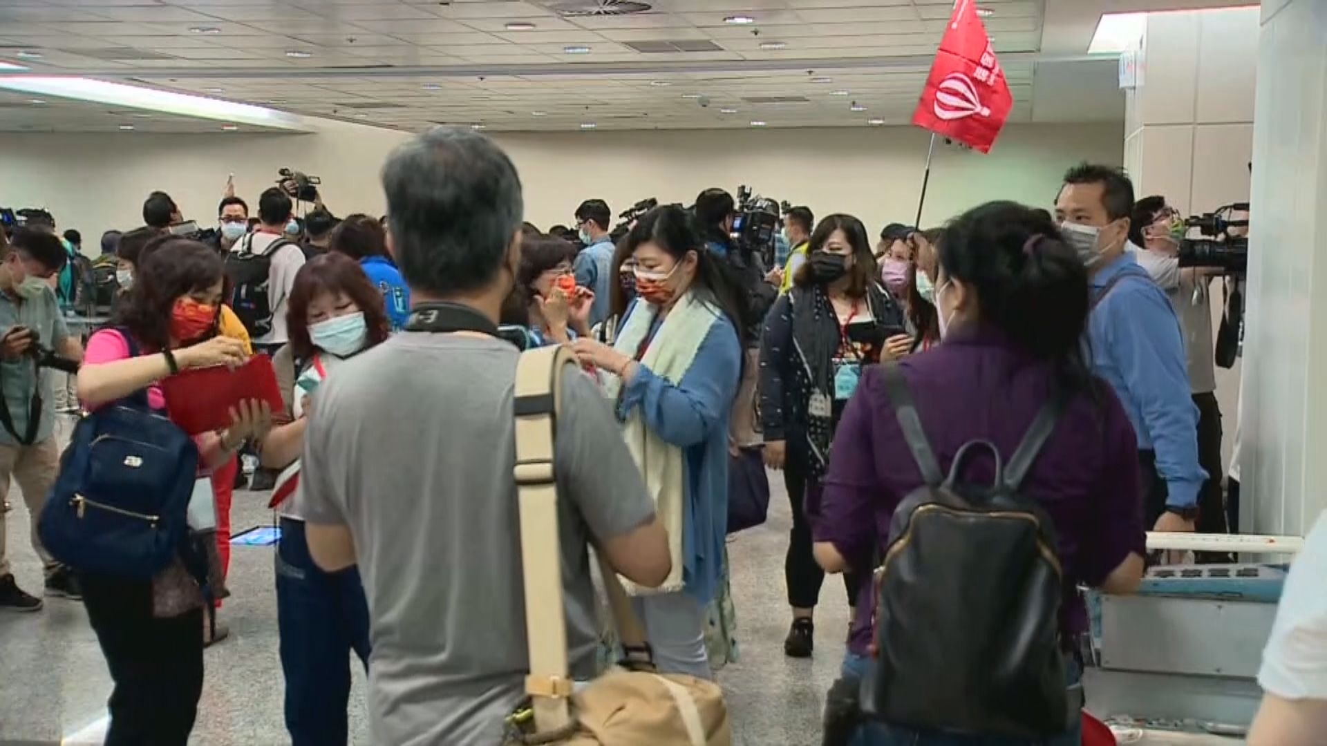 台灣帕勞旅遊氣泡啟動　近百旅客通過病毒檢測順利出發