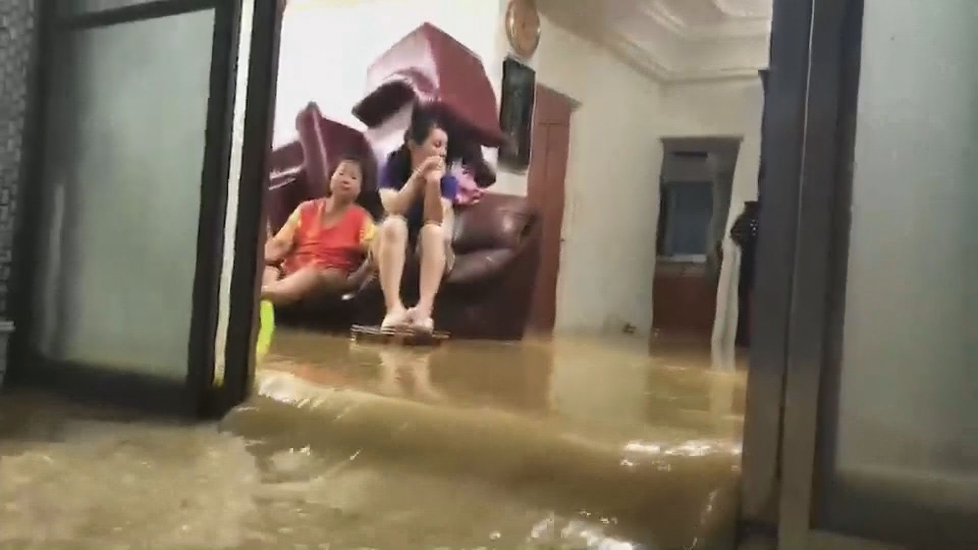 台灣基隆暴雨下山洪暴發　房屋損毀嚴重