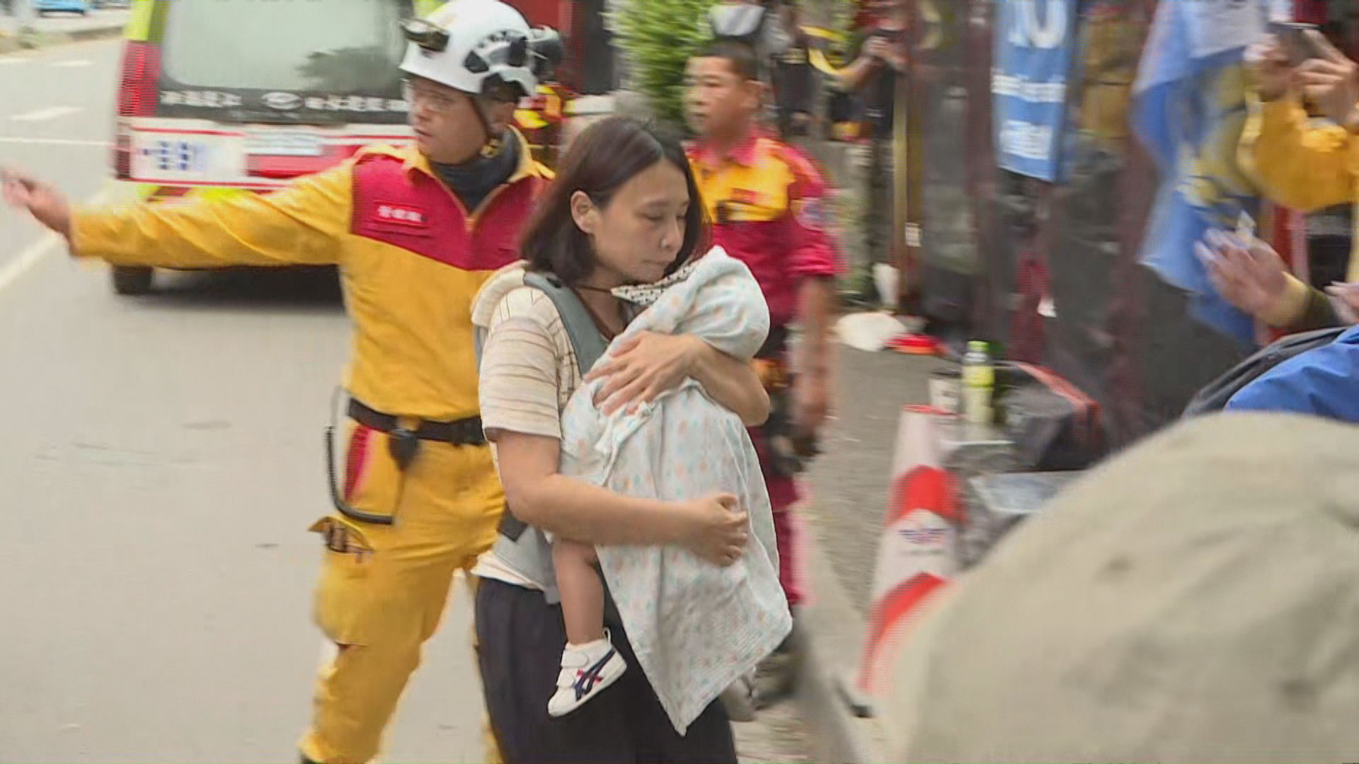 花蓮地震 太魯閣陸續有被困人士獲救落山