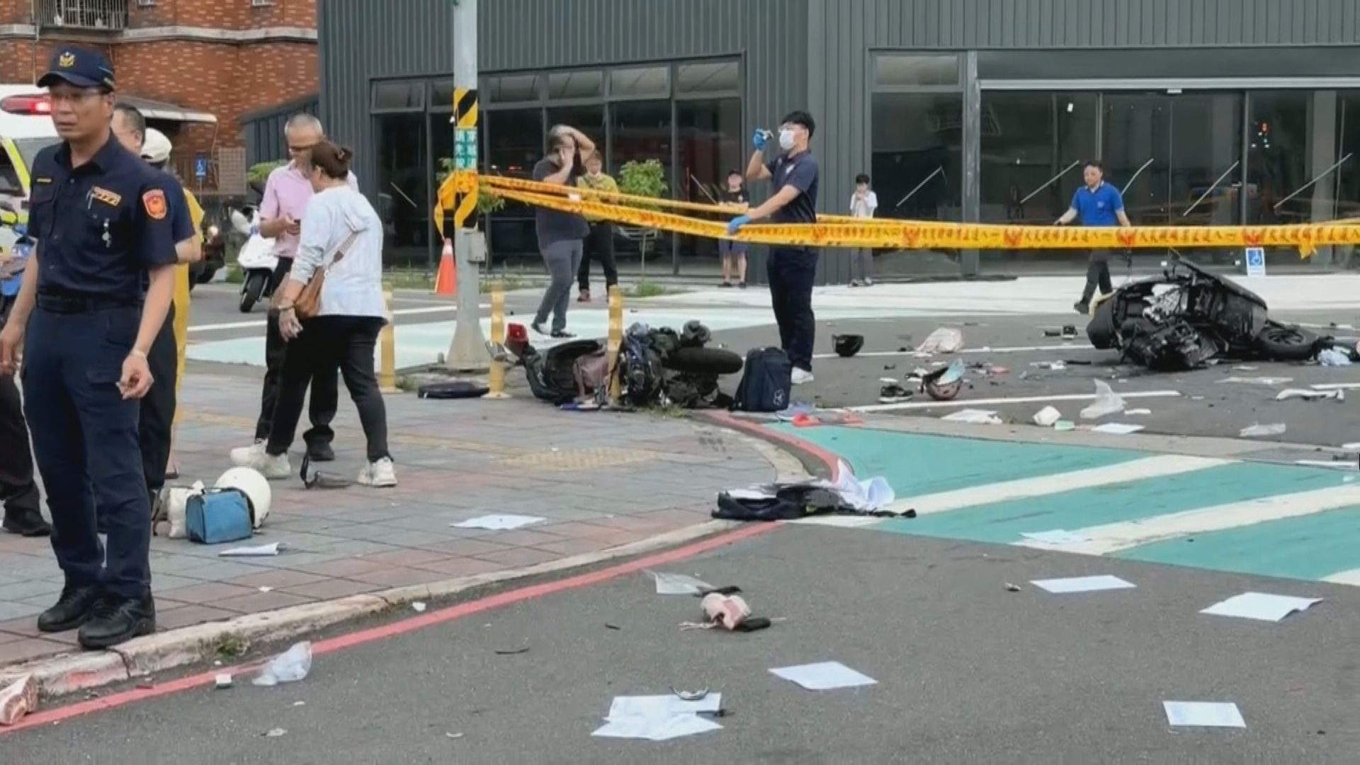 台灣新北嚴重車禍　三死十多人傷