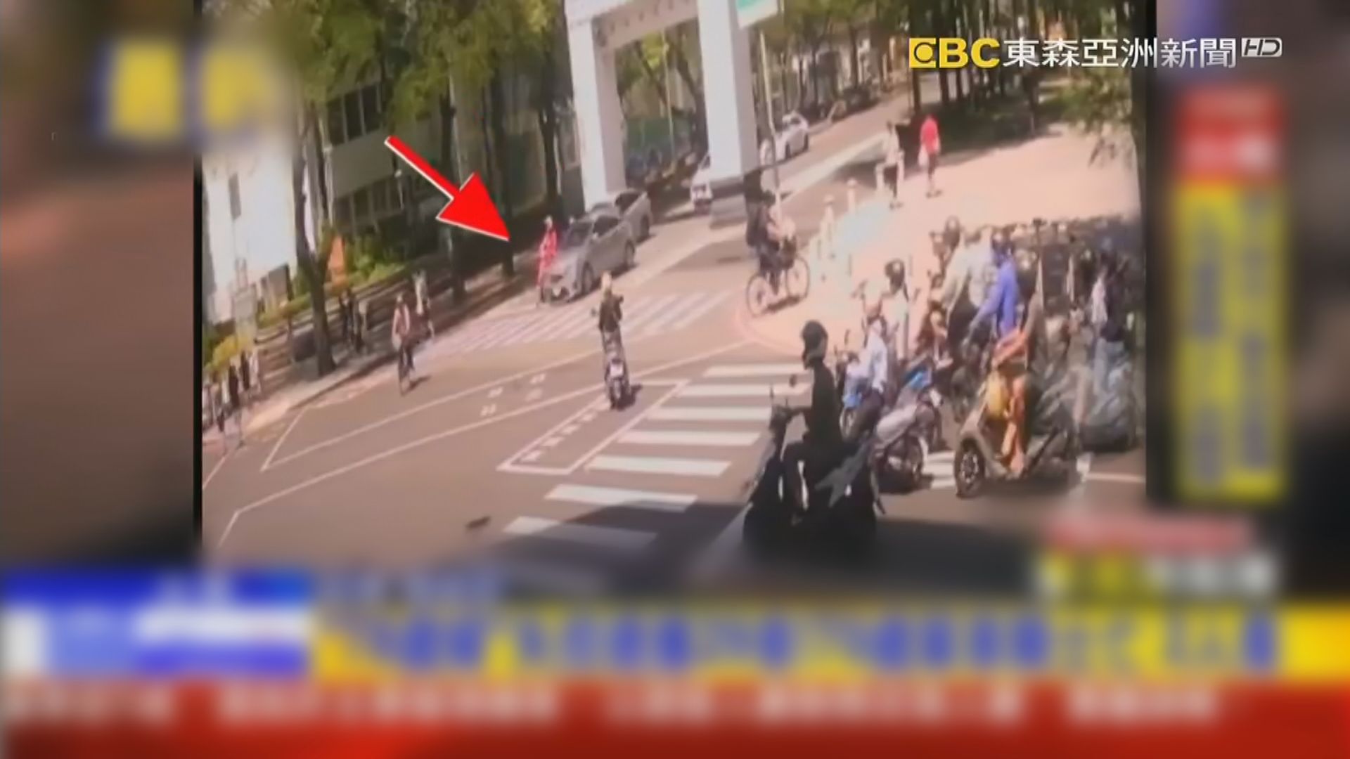 台灣再發生高齡駕駛車禍　台南76歲老婦駕車衝紅燈連撞29架電單車　至少1死