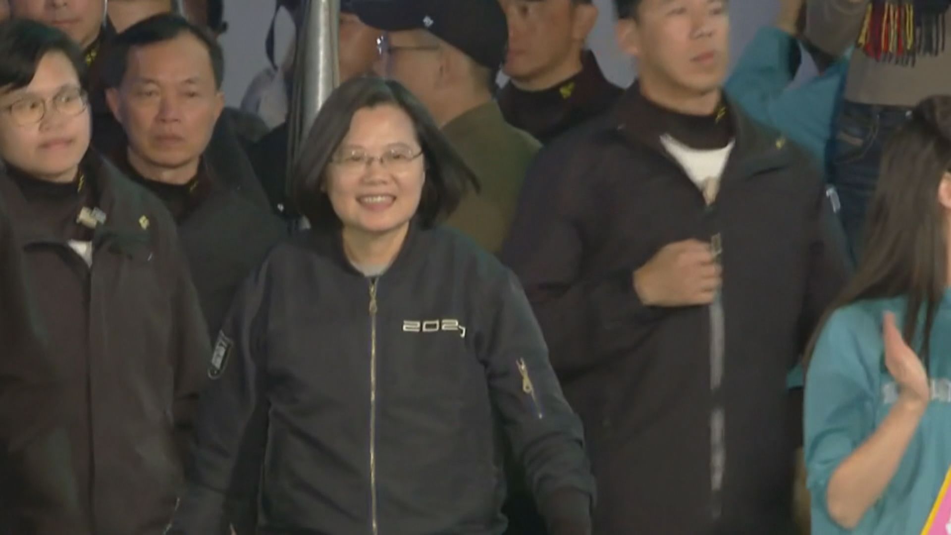 蔡英文勸台灣年輕人示範民主自由會克服困難