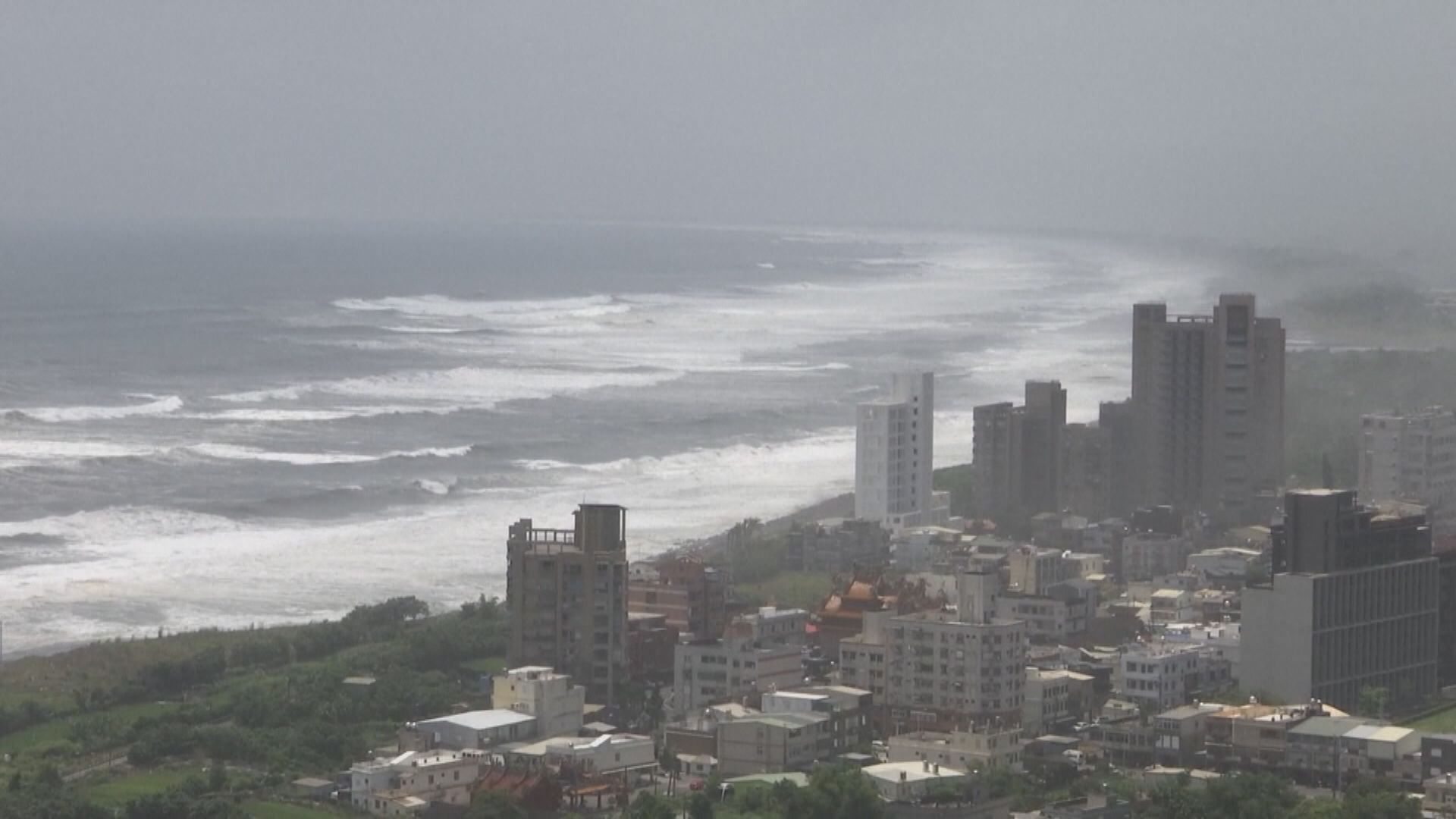 颱風瑪娃逼近台灣 東部多地強風巨浪持續
