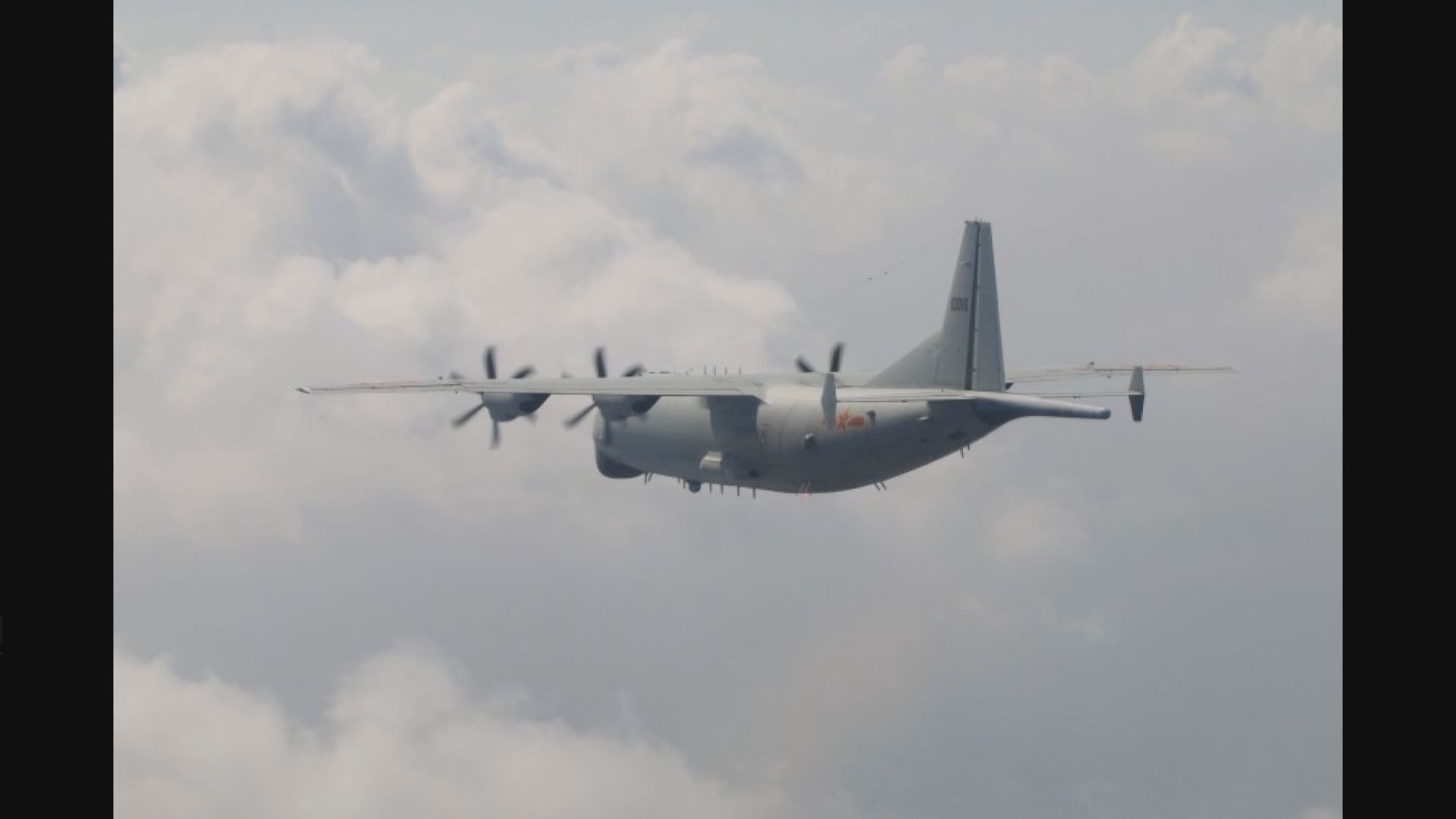 中、美軍機分別飛越台灣西南空域