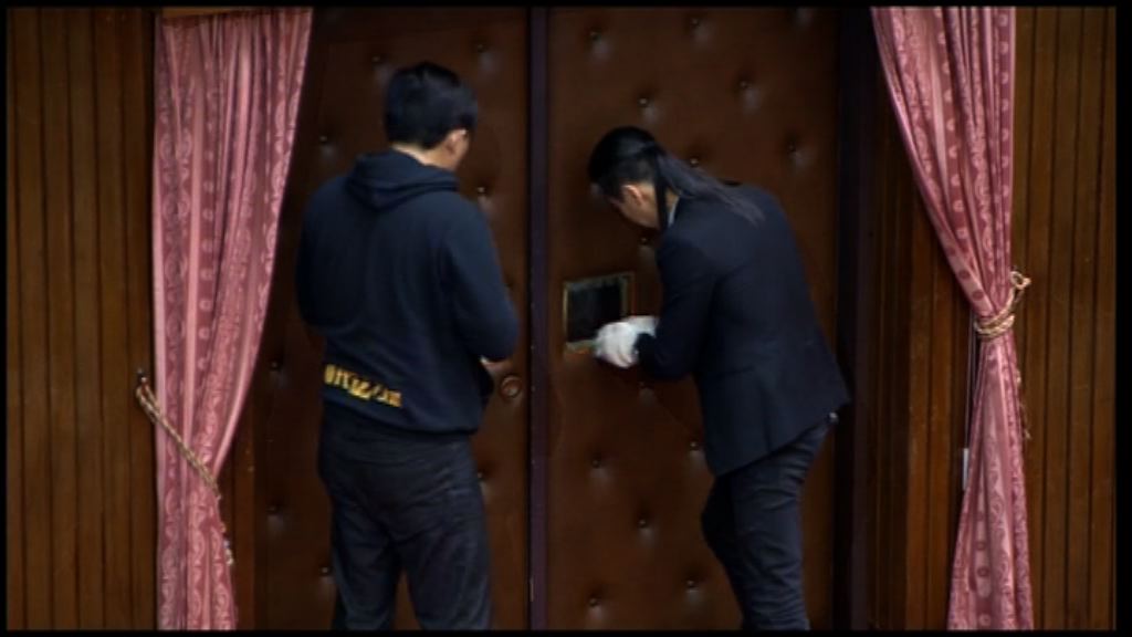 台灣五名立委鎖會議廳抗議勞基法