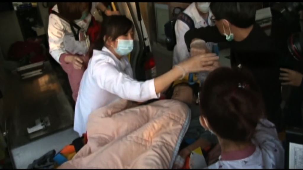 台灣地震救援人員繼續搜救生還者