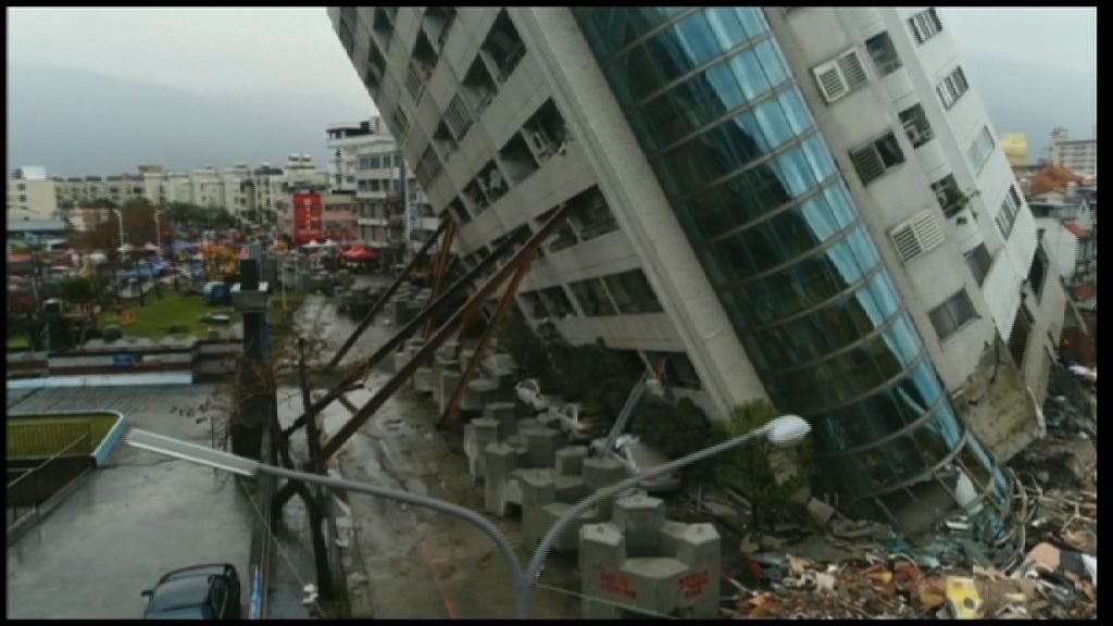 外界質疑嚴重傾側的雲門翠堤大樓結構有問題