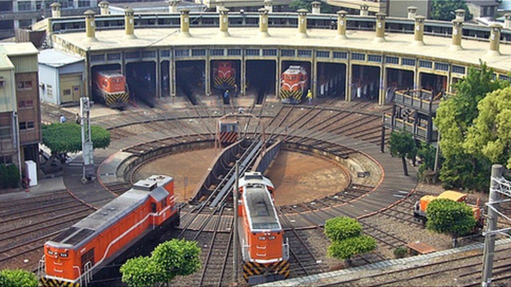 彰化扇形車庫仍保留多款舊火車頭