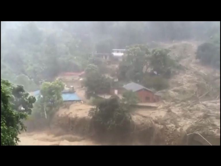 蘇迪羅襲台　災情處處