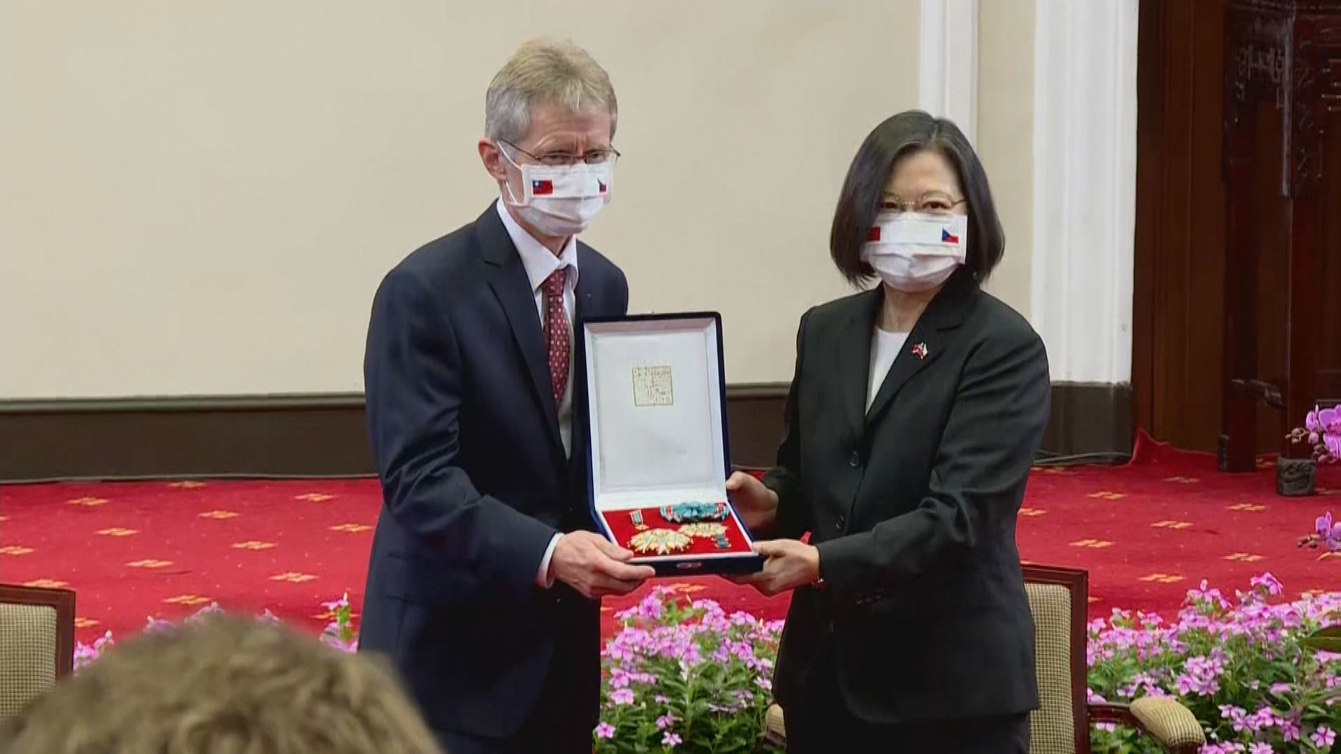 捷克參議院議長晤蔡英文　中方強烈譴責其訪台