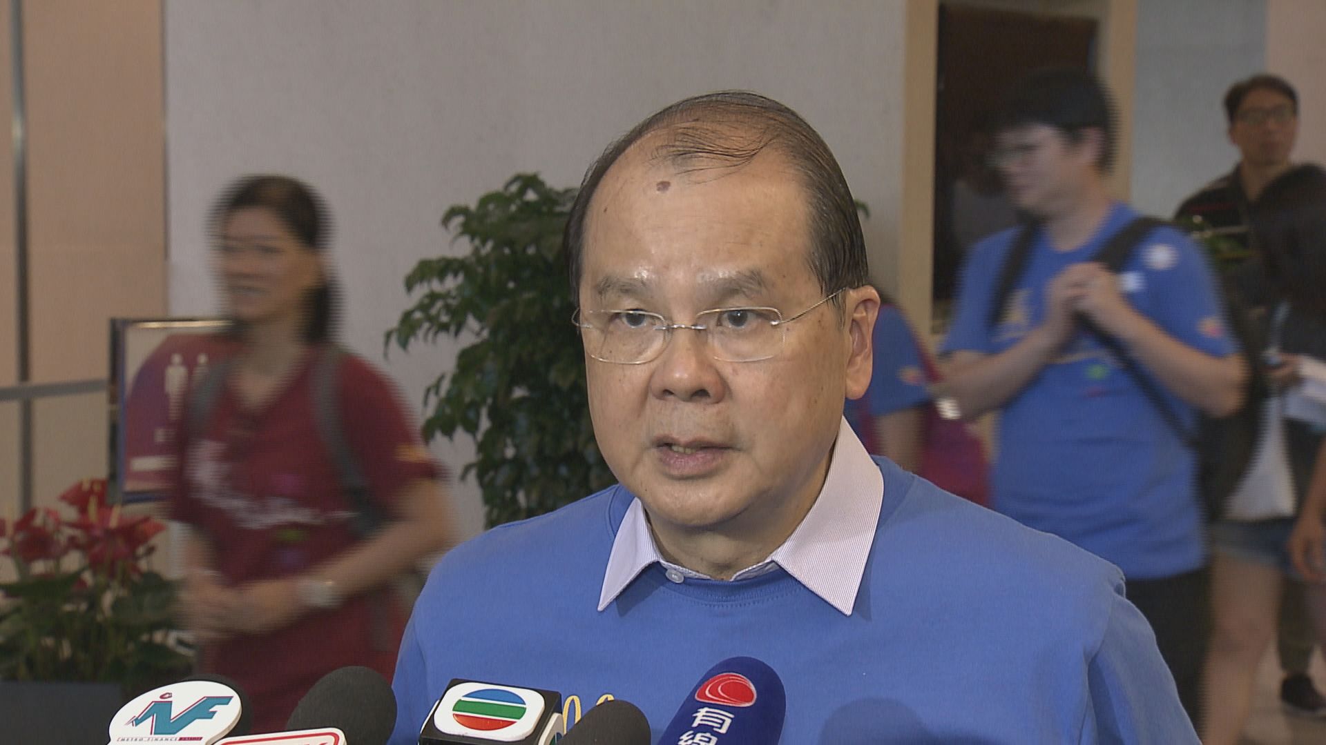 張建宗籲市民勿外出追風