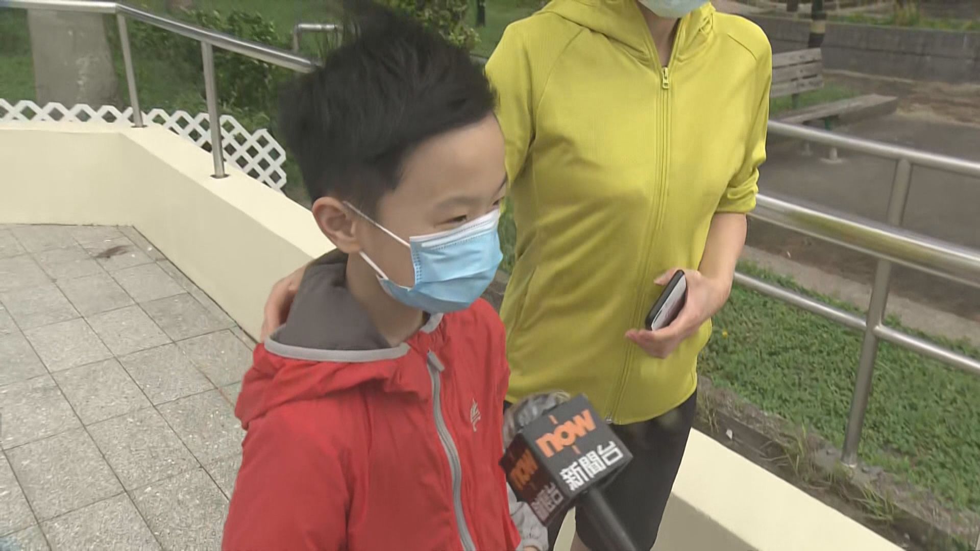 多區都有市民出來追風　認為今次風勢不猛烈