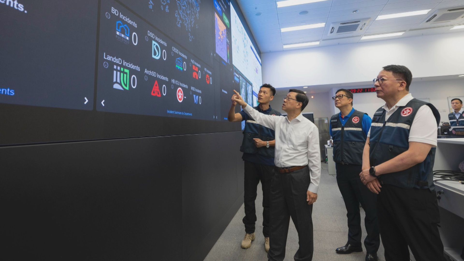 樺加沙襲港｜李家超指示緊急事故監察及支援中心提早啟動和視察