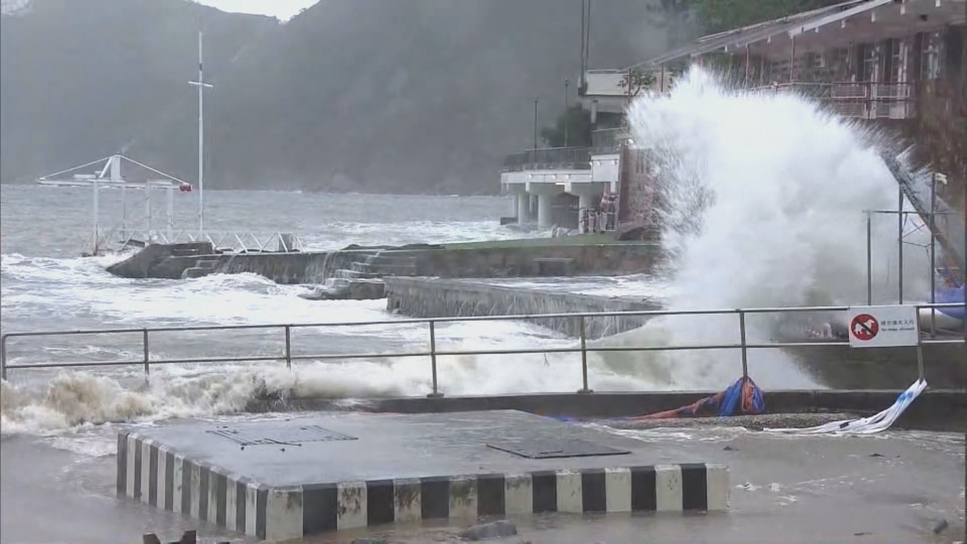 塔巴逐漸遠離　本港多處仍吹烈風有狂風大驟雨