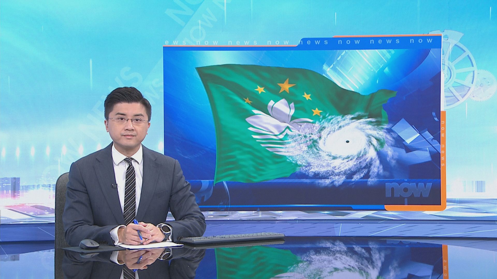 澳門改發八號東南風球