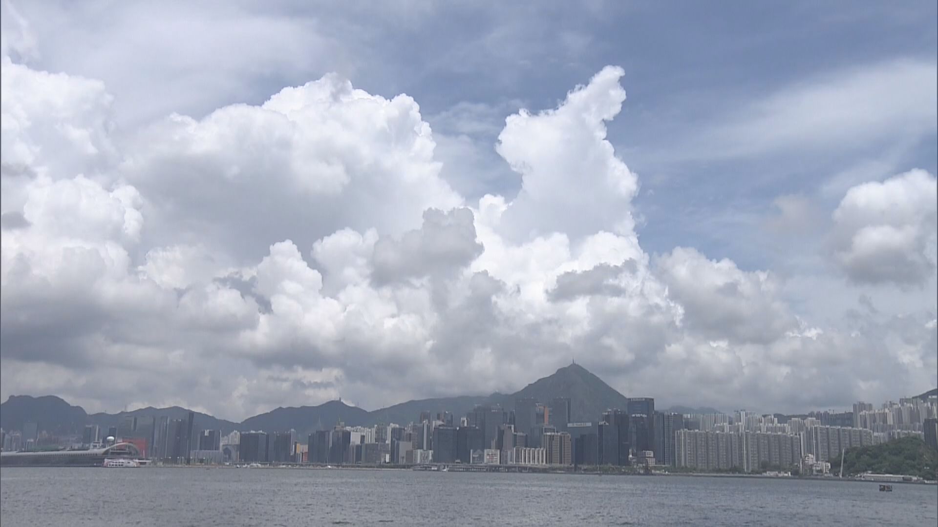 蘇拉料周四升超強颱風 天文台：未來一兩日考慮發熱帶氣旋警告