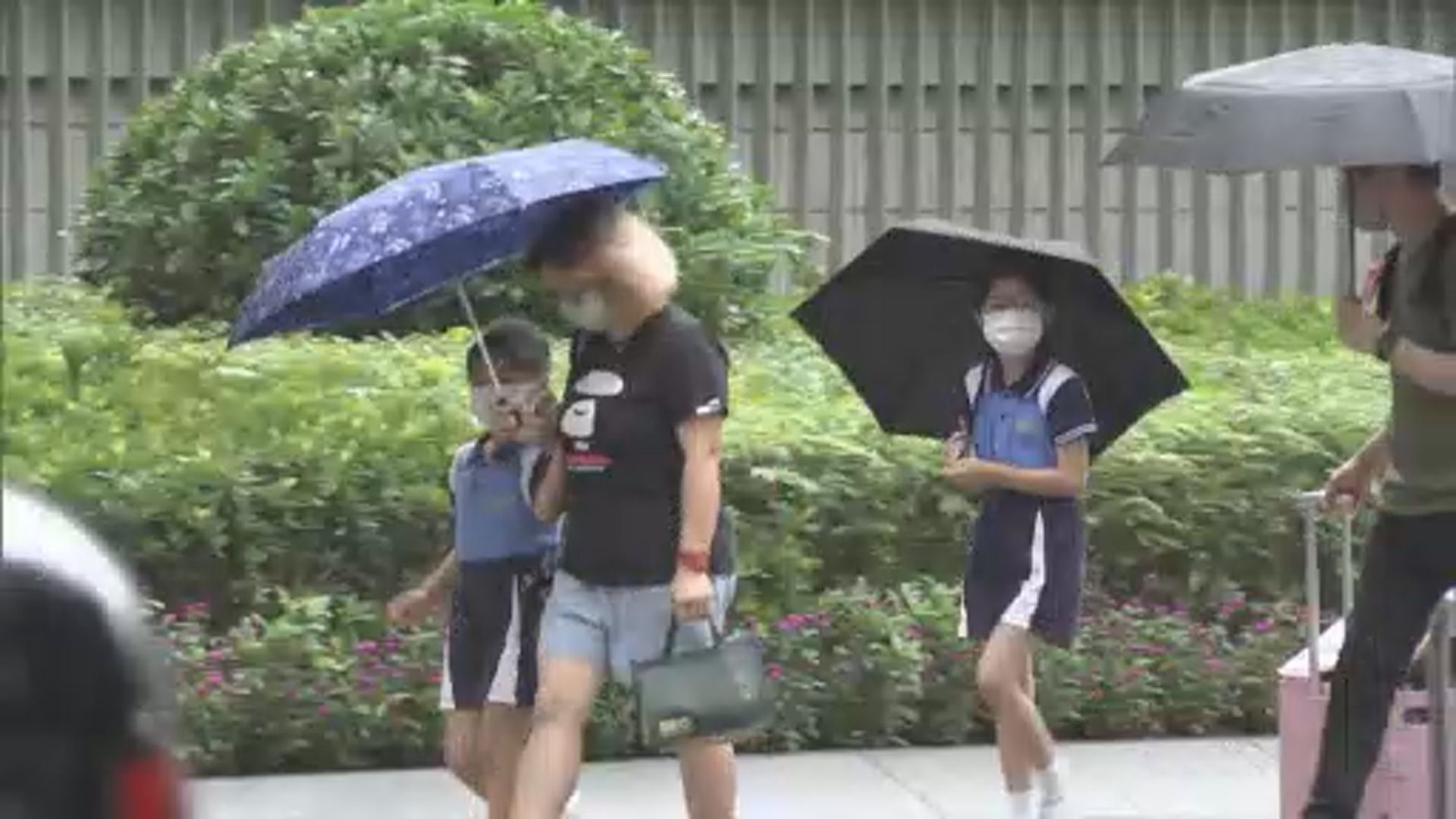 天文台考慮下午二至四時取消所有熱帶氣旋警告