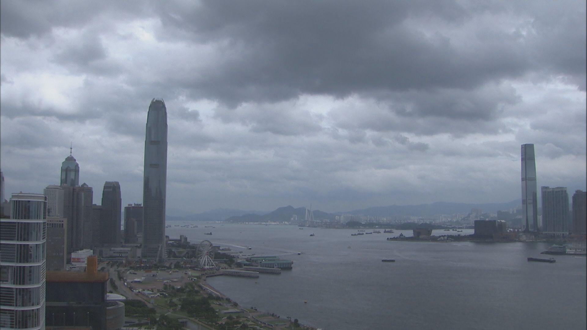 天文台評估是否需在午夜至明早改發八號信號