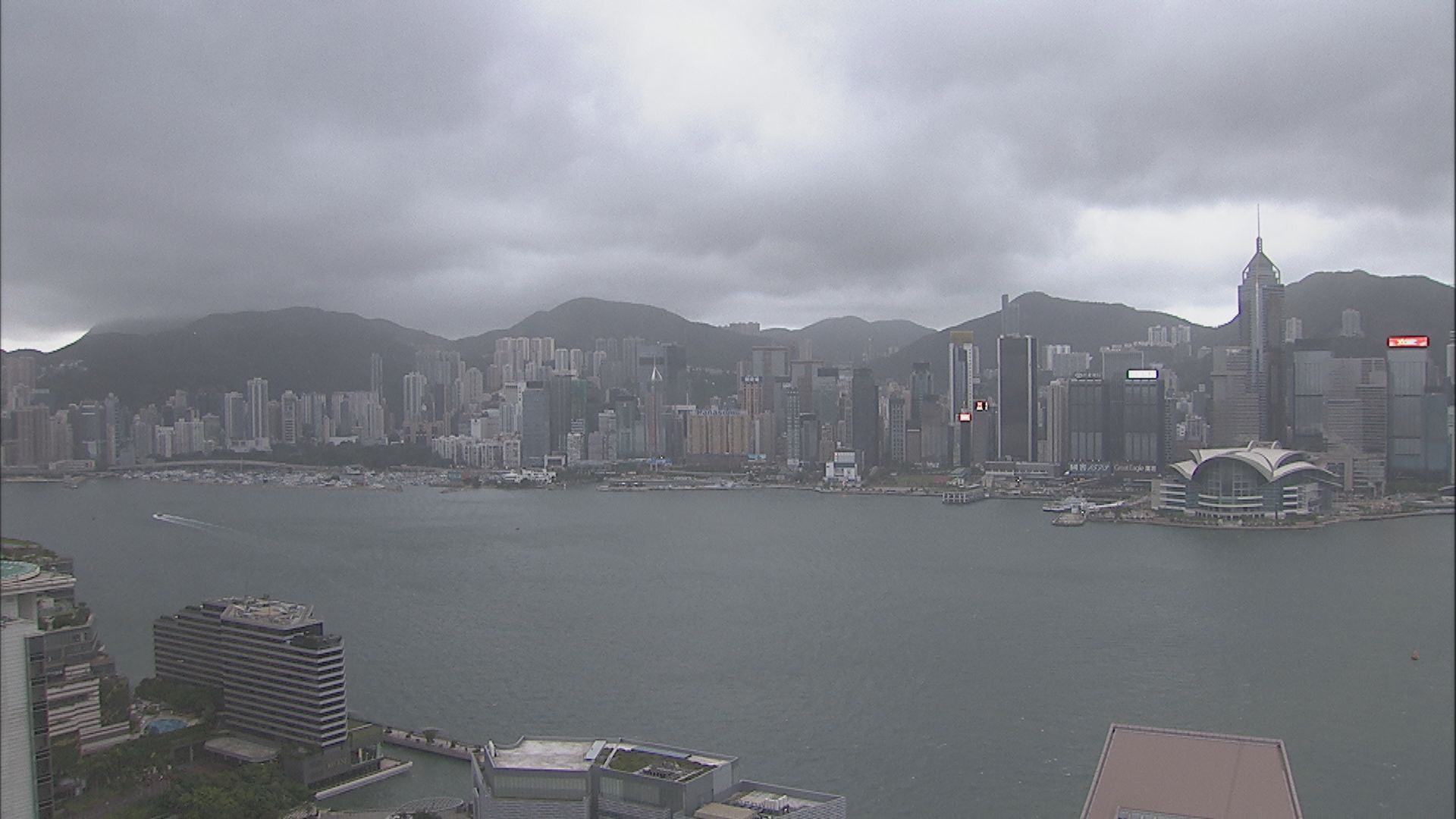 天文台：三號風球將至少維持至中午12時