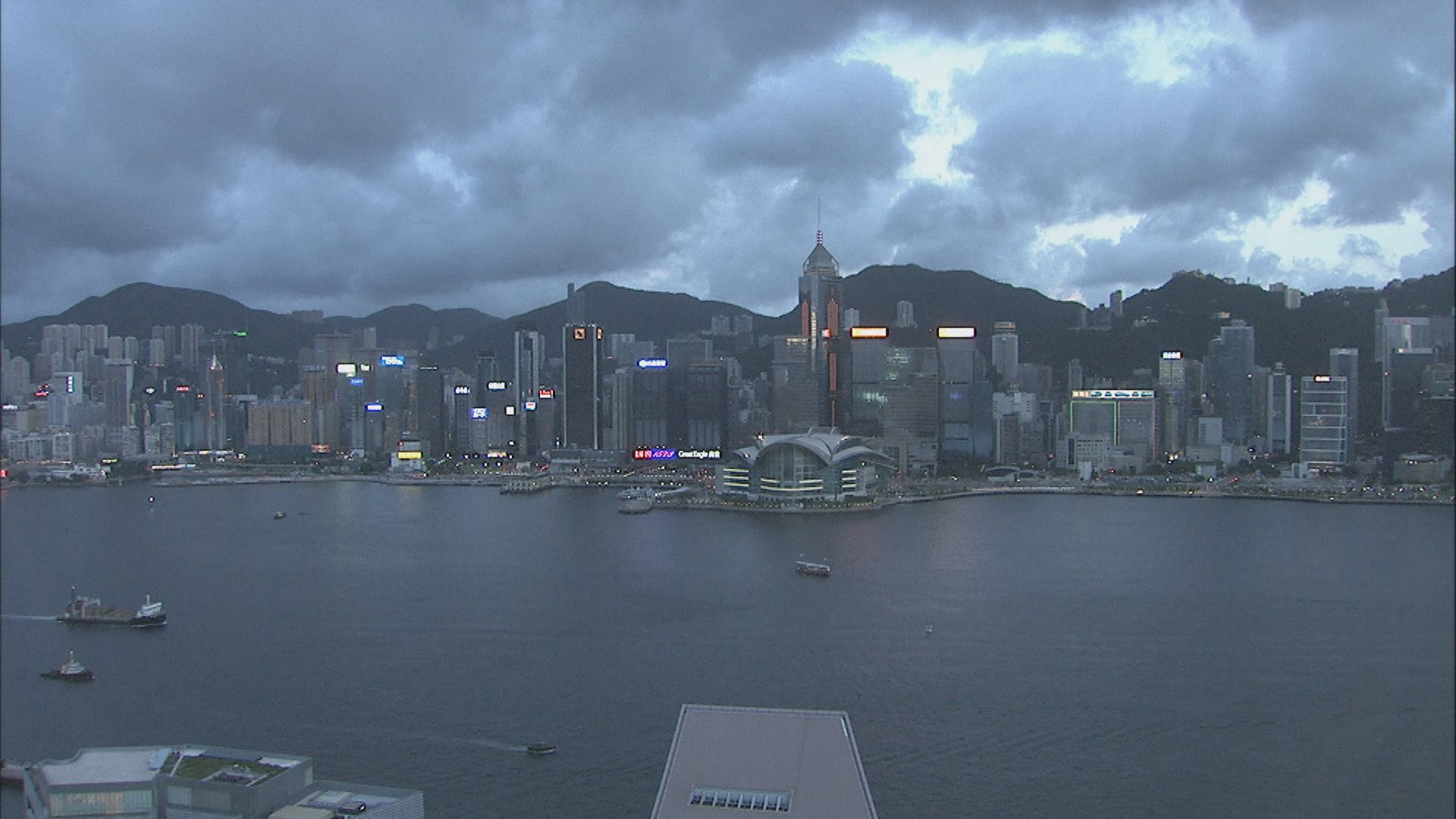 受兩個低壓系統影響　天文台明早考慮發出一號戒備信號