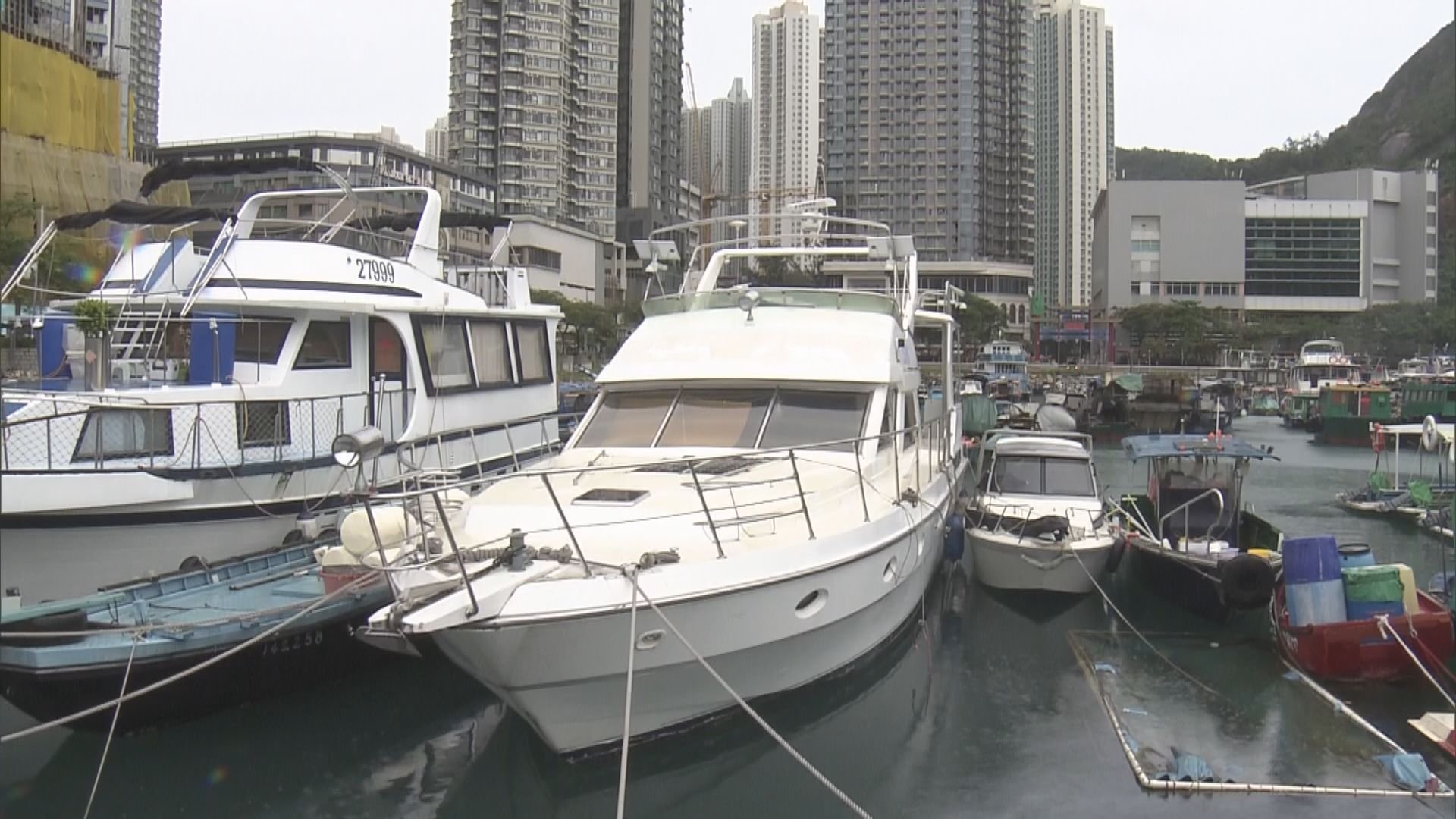 天文台考慮中午至下午2時改發八號信號