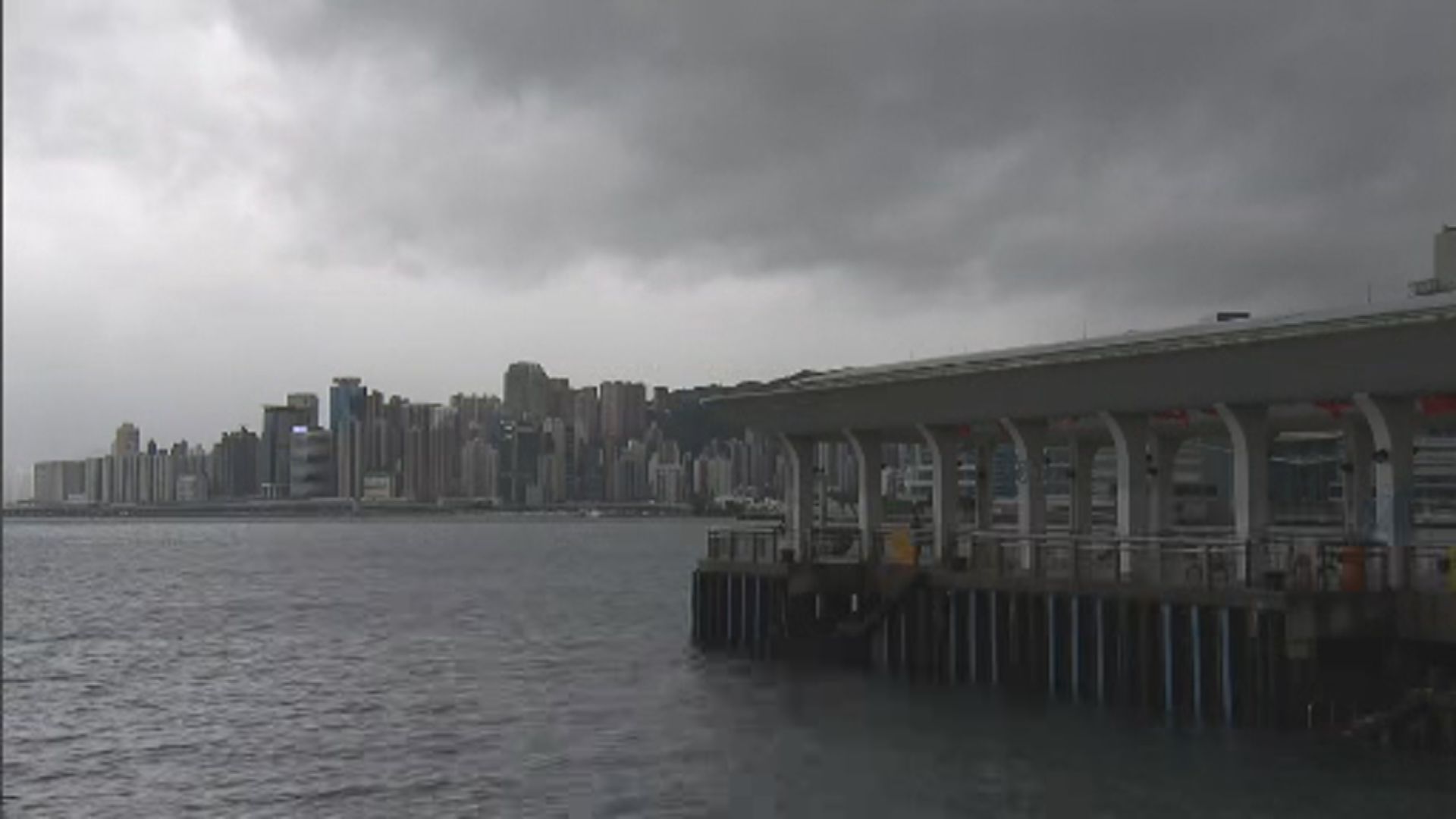 新渡輪各航線下午2時後陸續暫停服務