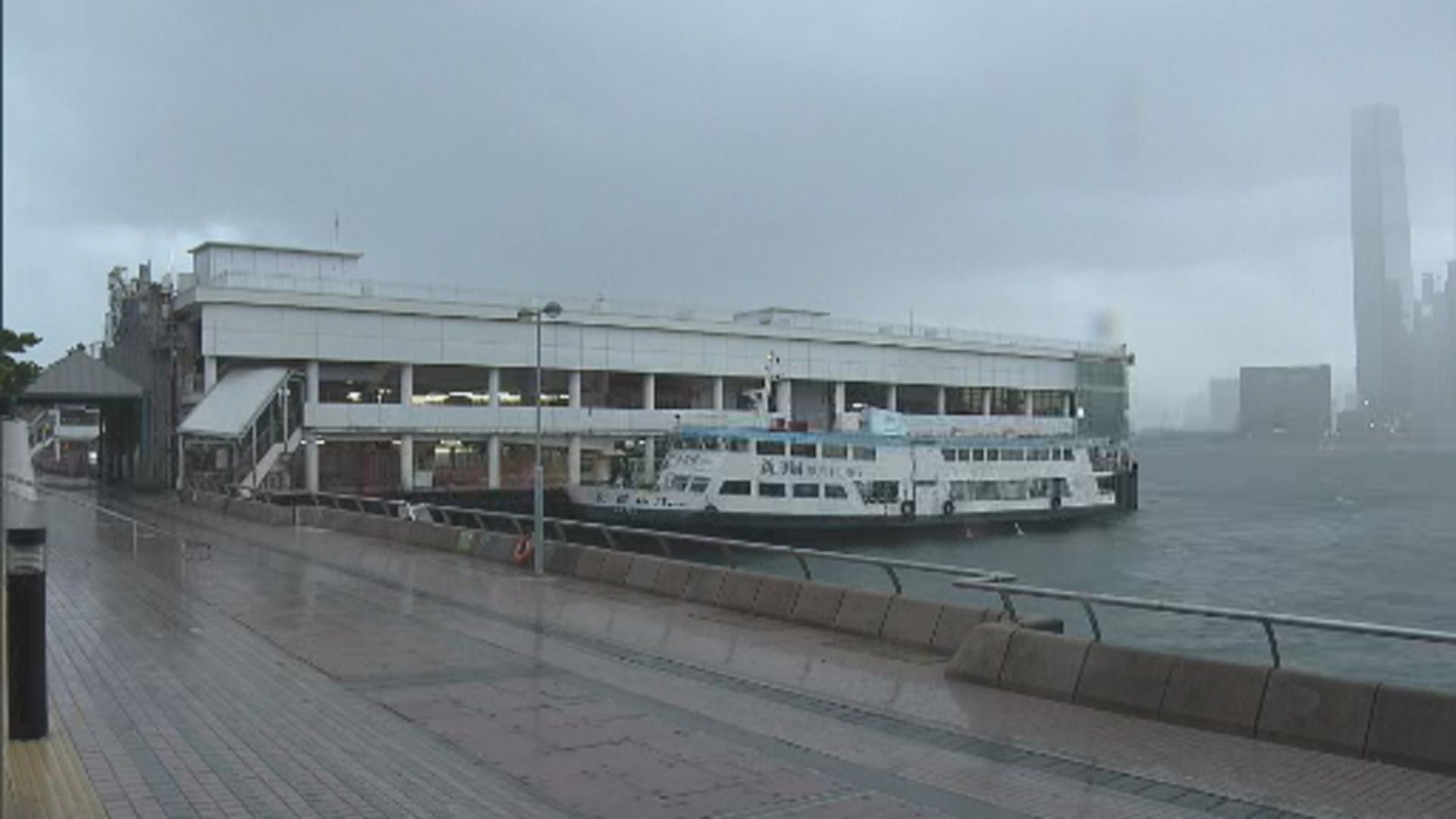 中環往長洲首班船 下午5時40分開出