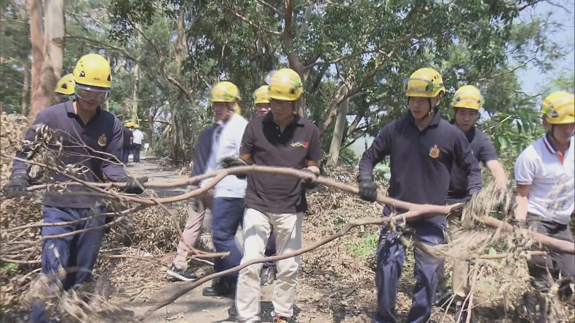 多名司局長落區視察風災善後工作