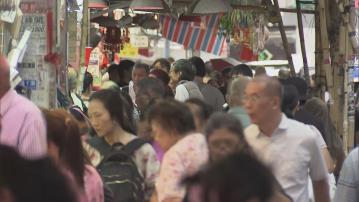 打風｜颱風襲港市民去街市多買餸菜　杏花邨三家村居民都做足準備