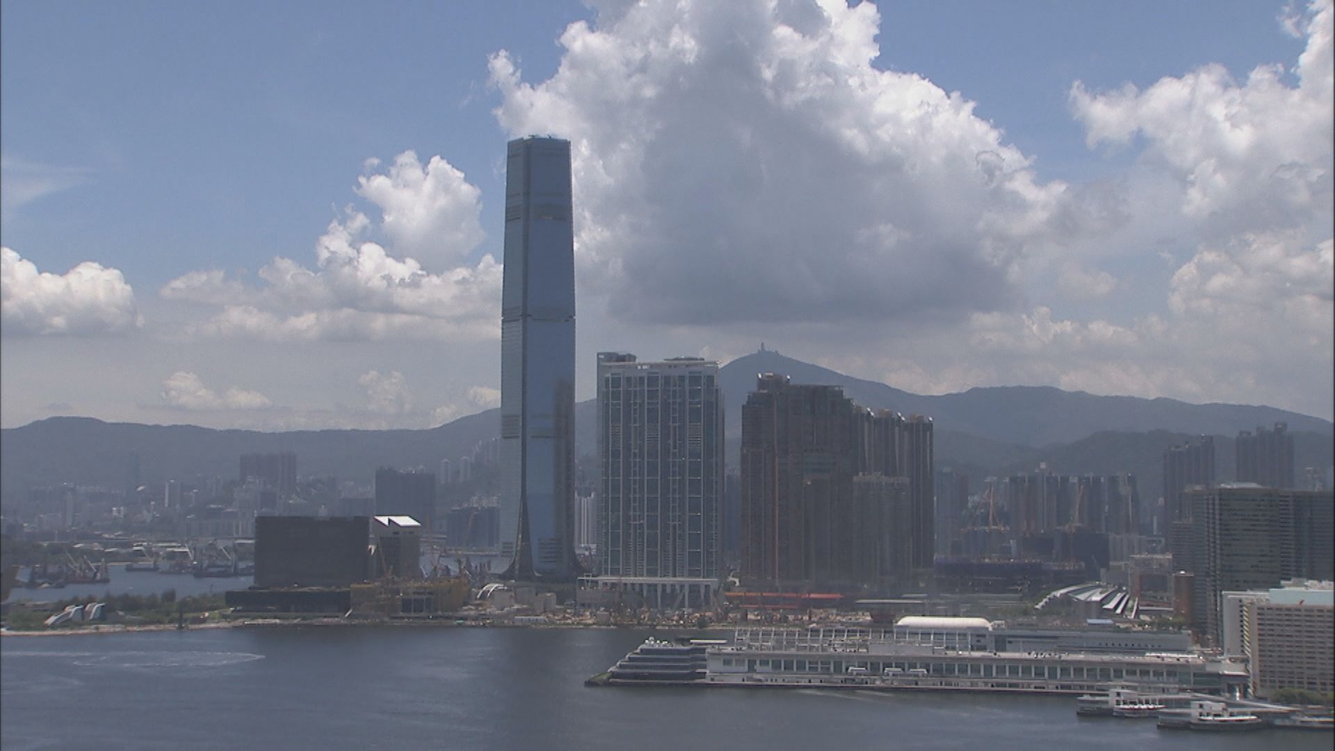 超強颱風杜蘇芮預料周三日間進入本港800公里範圍