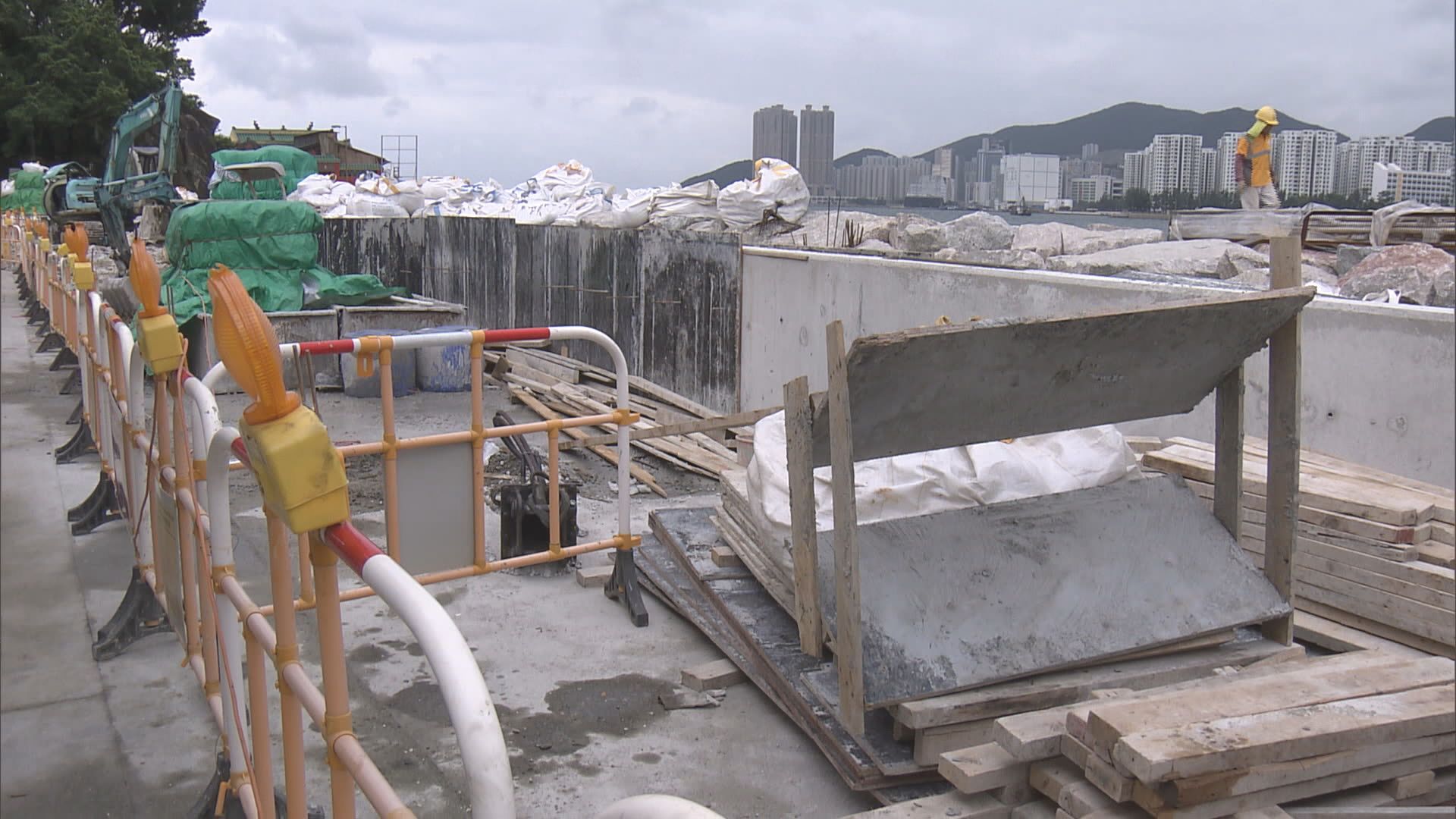 鯉魚門加裝護牆水閘防海水倒灌