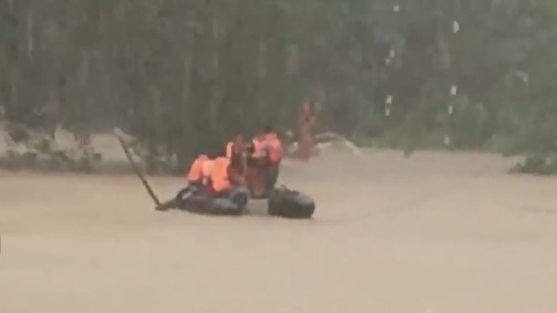 菲律賓北部受杜蘇芮影響多處暴雨引發水浸
