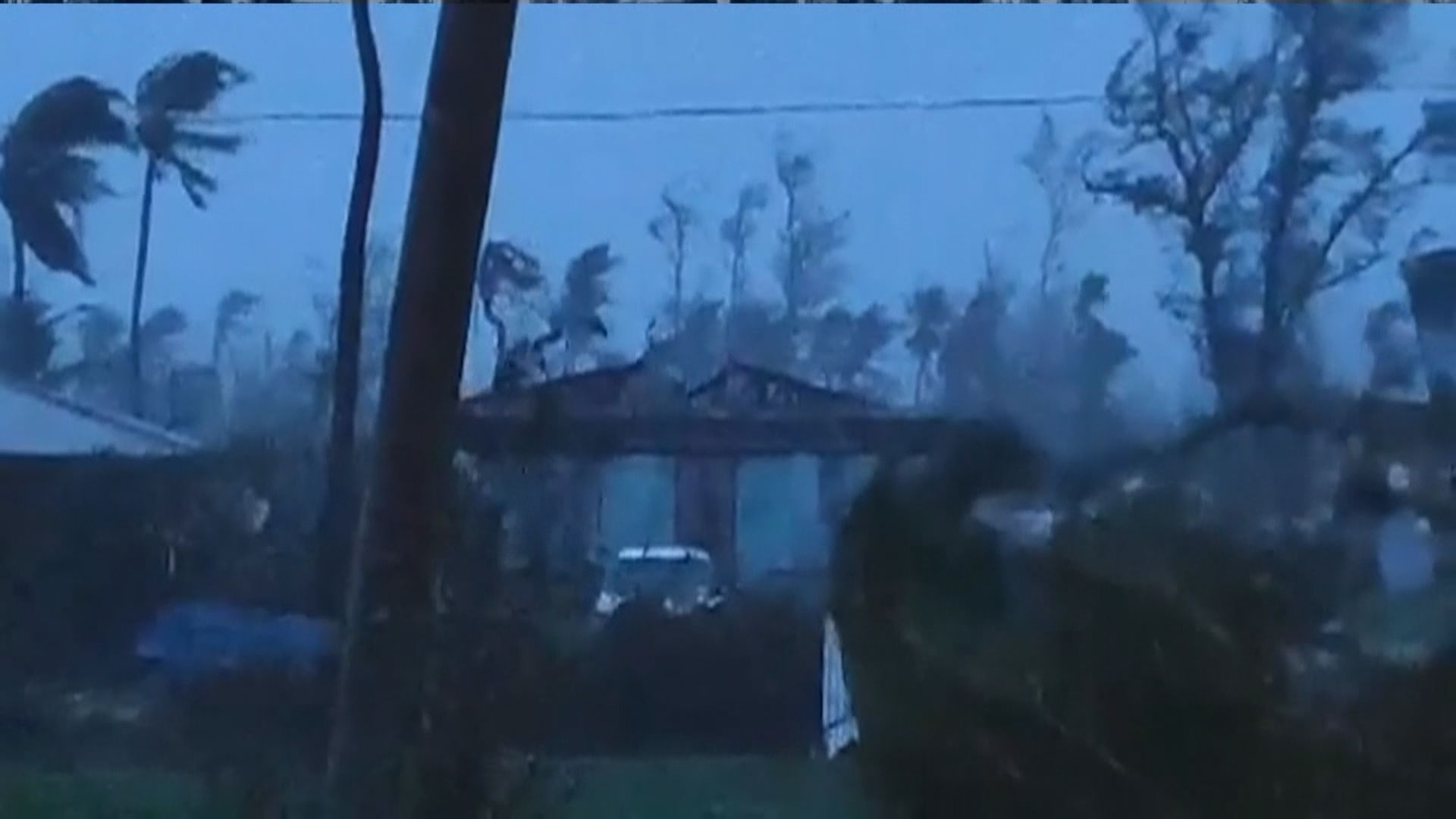 超強颱風玉兔襲塞班島　逾千中國遊客滯留