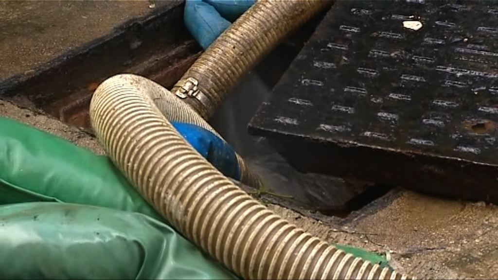 杏花邨停車場水浸　料今日完成清理