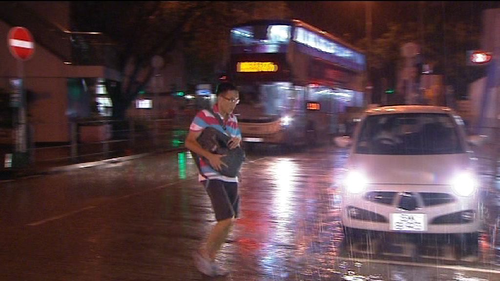 預料帕卡周日早上最接近本港