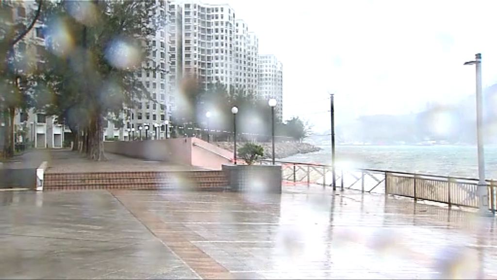 八號信號下午大部分時間維持　杏花邨風勢強勁