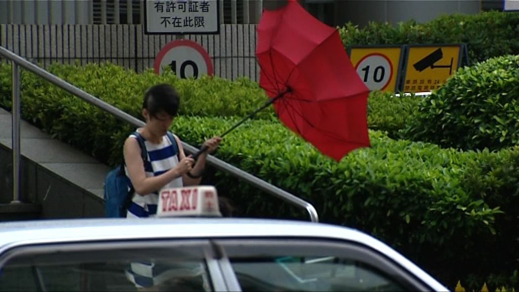 天文台改發三號強風信號