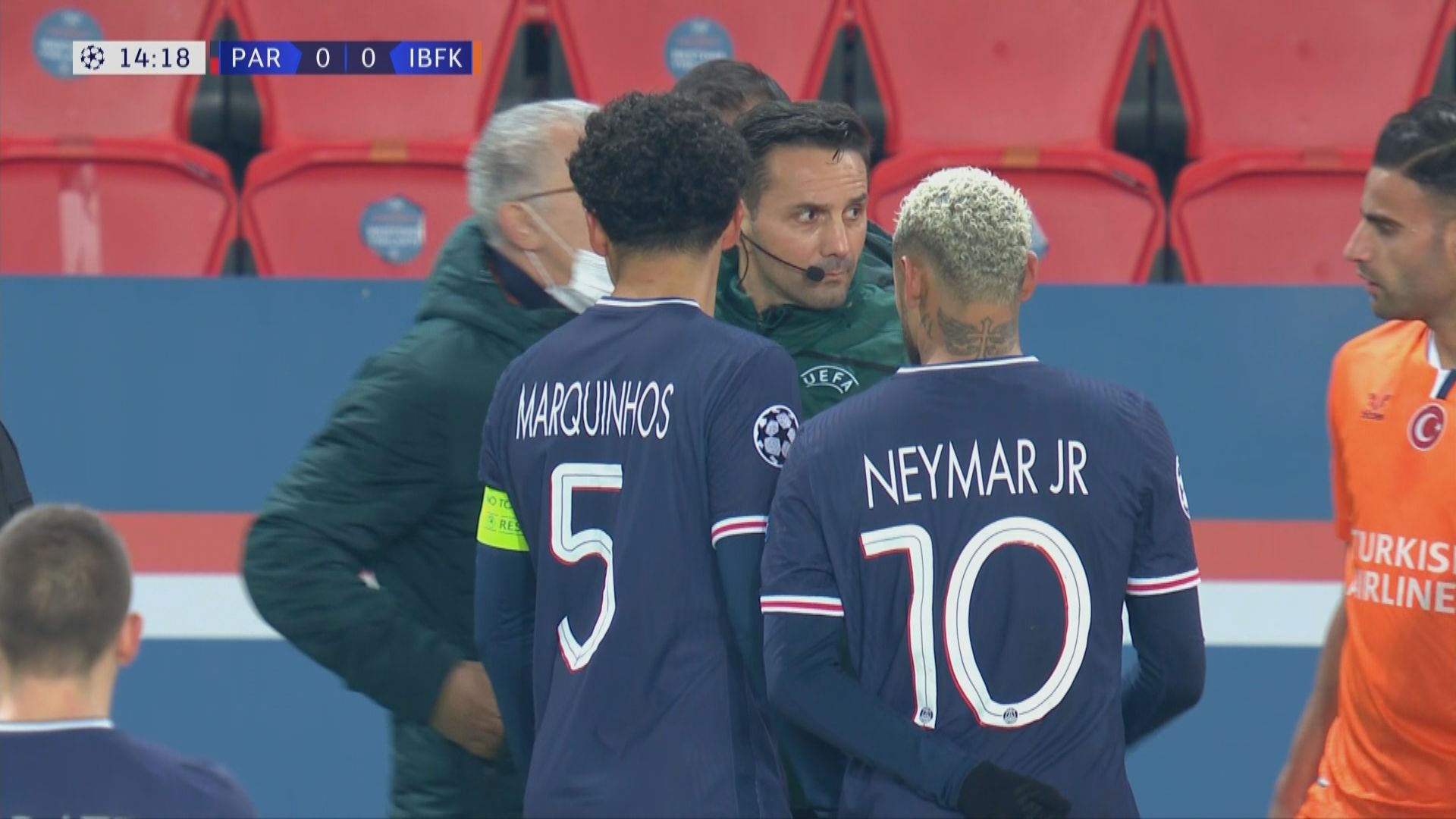 歐聯PSG巴沙克舒希賽事腰斬　球證涉種族歧視