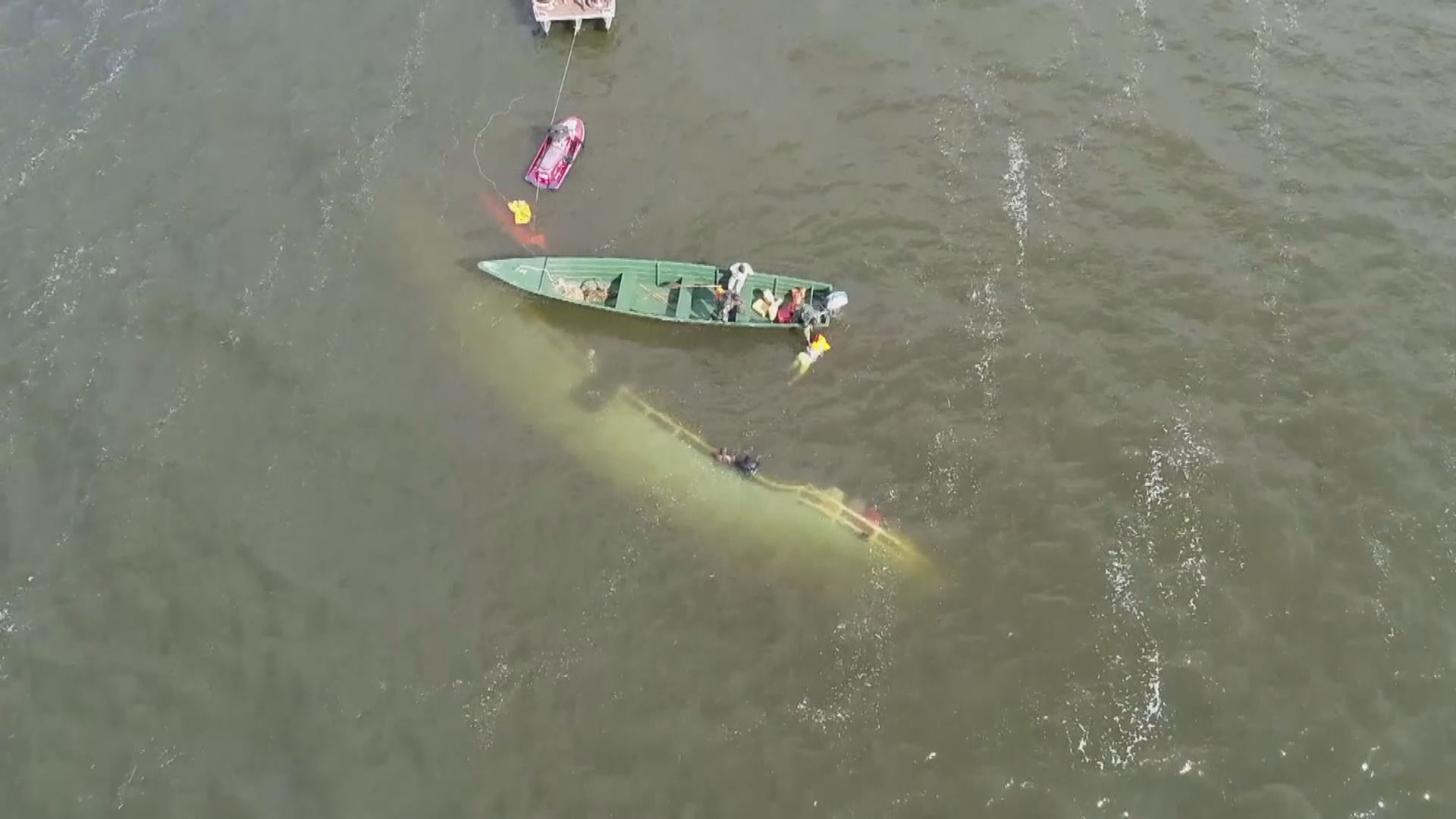 烏干達遊艇沉沒最少三十人死亡